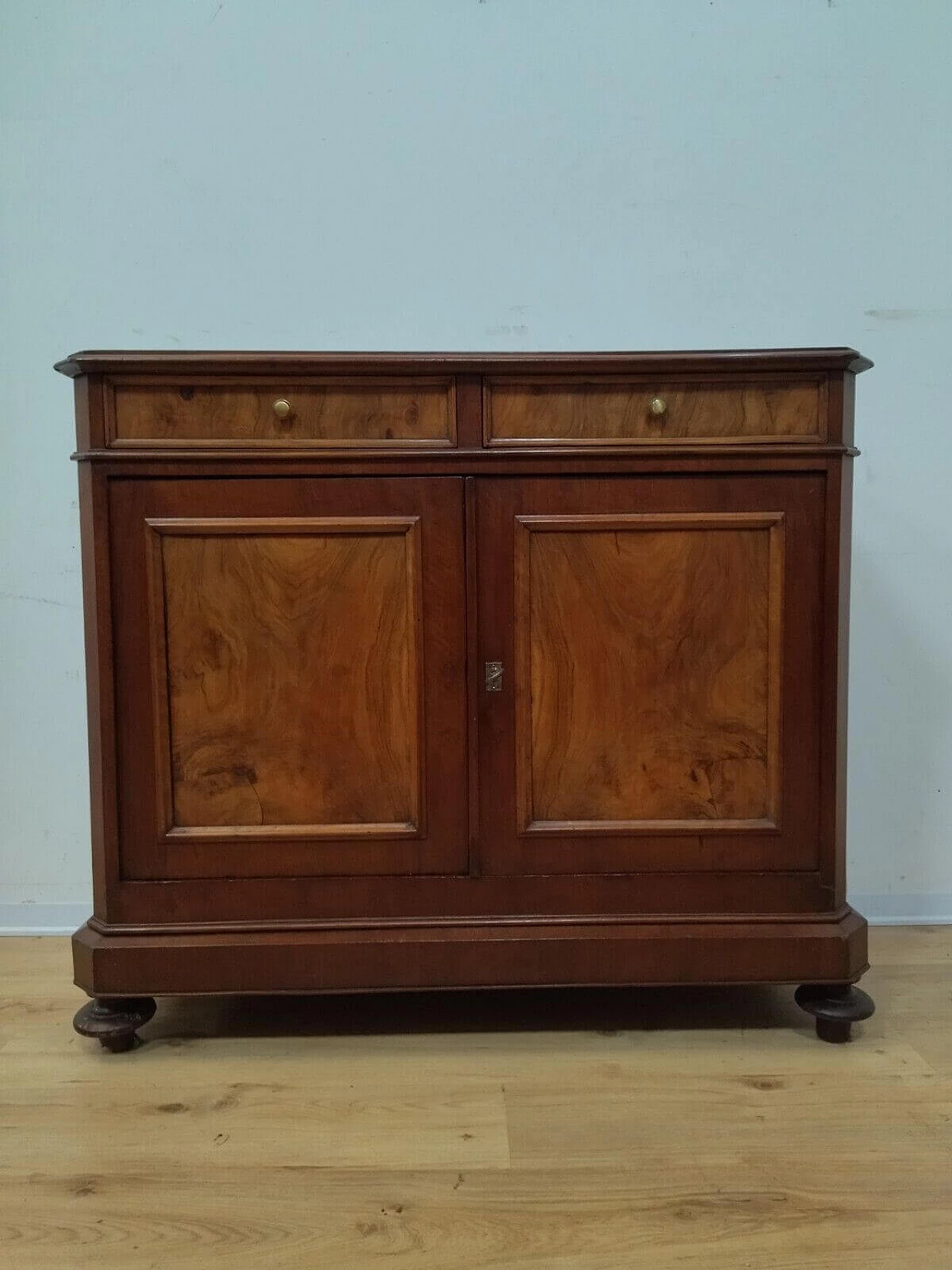 Credenza Umbertina impiallacciata in noce e radica, fine '800 19