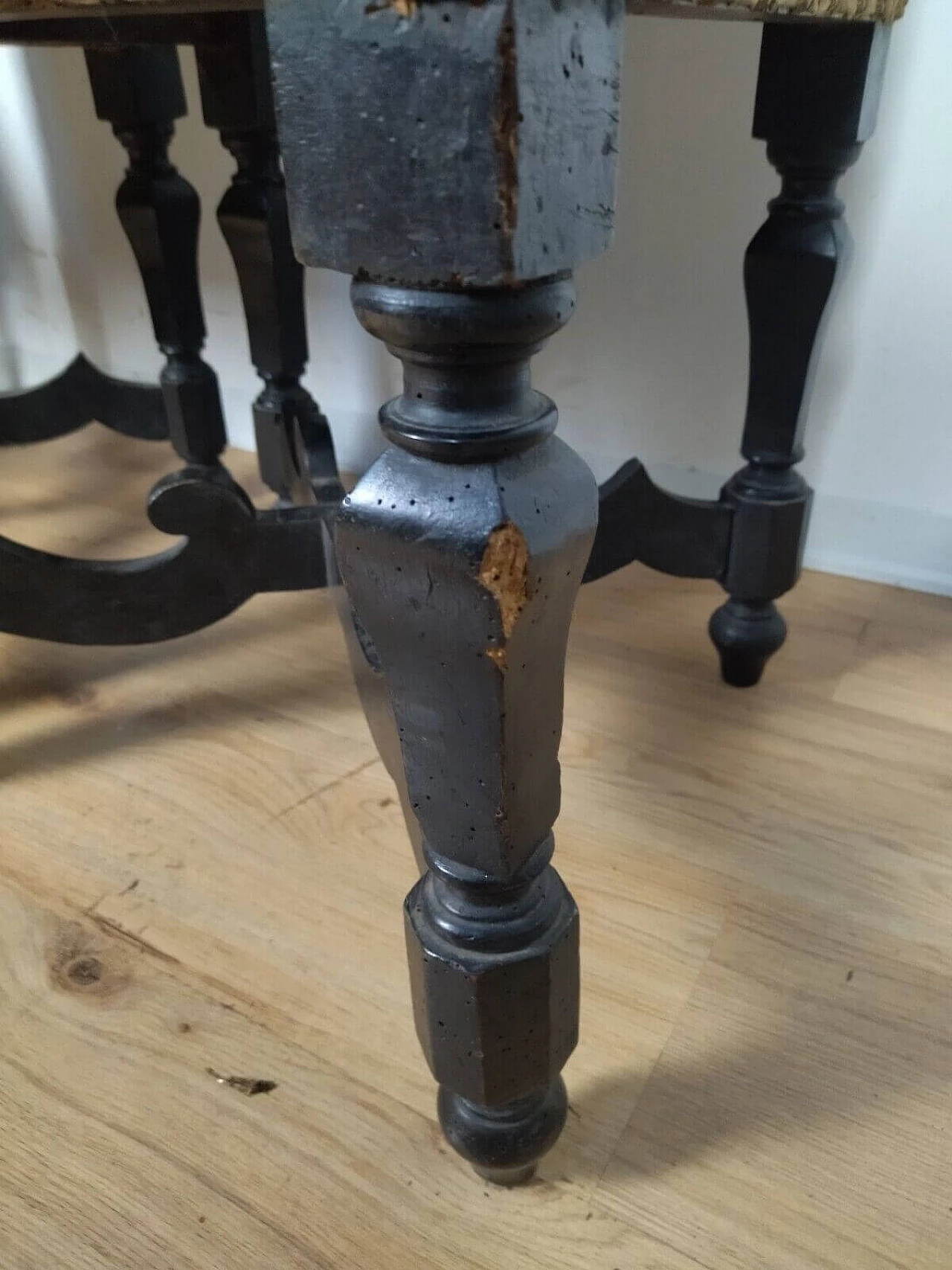 4 Rocchetto chairs in ebonised wood, 18th century 6