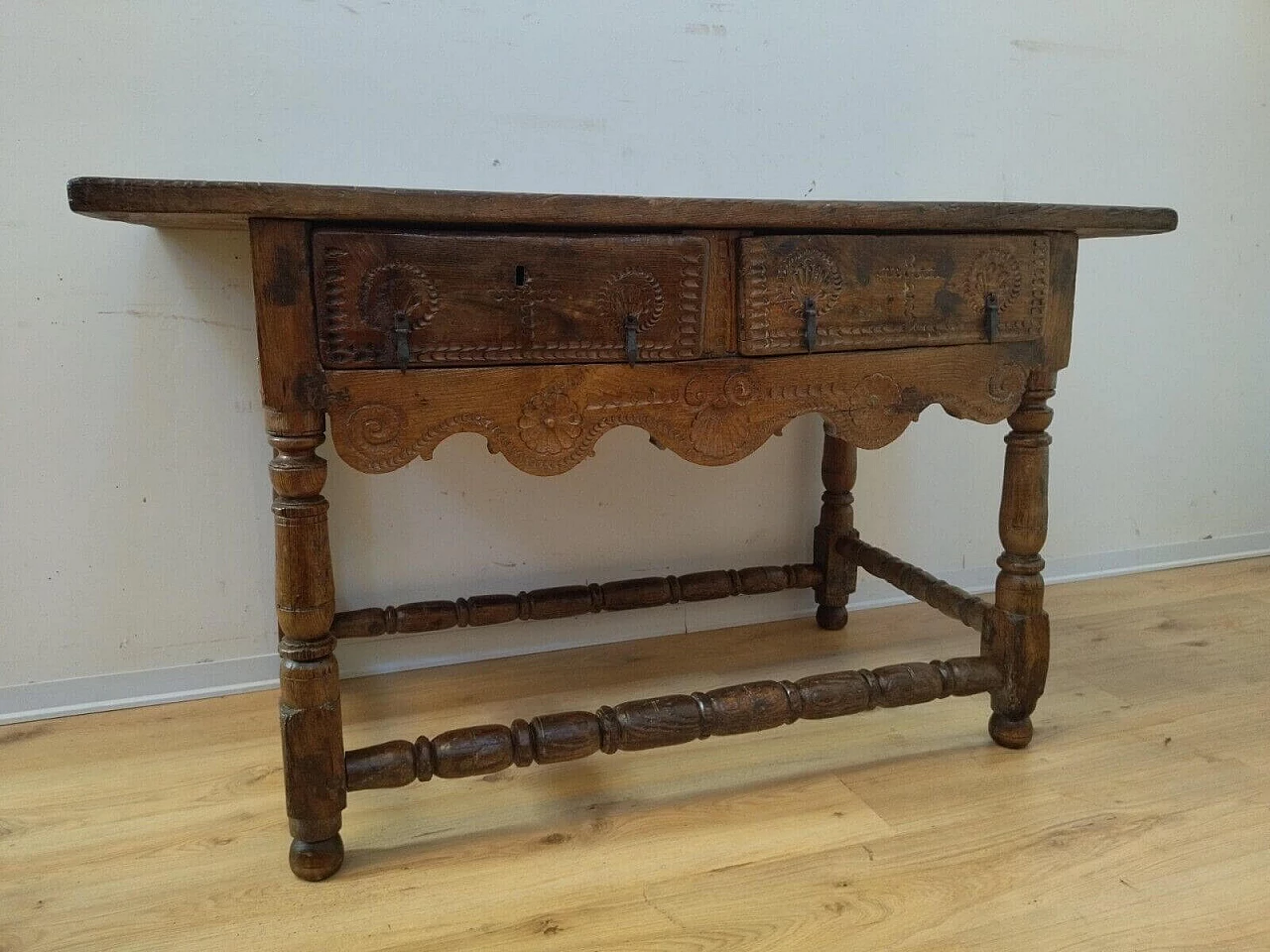 Oak spool table, 18th century 2