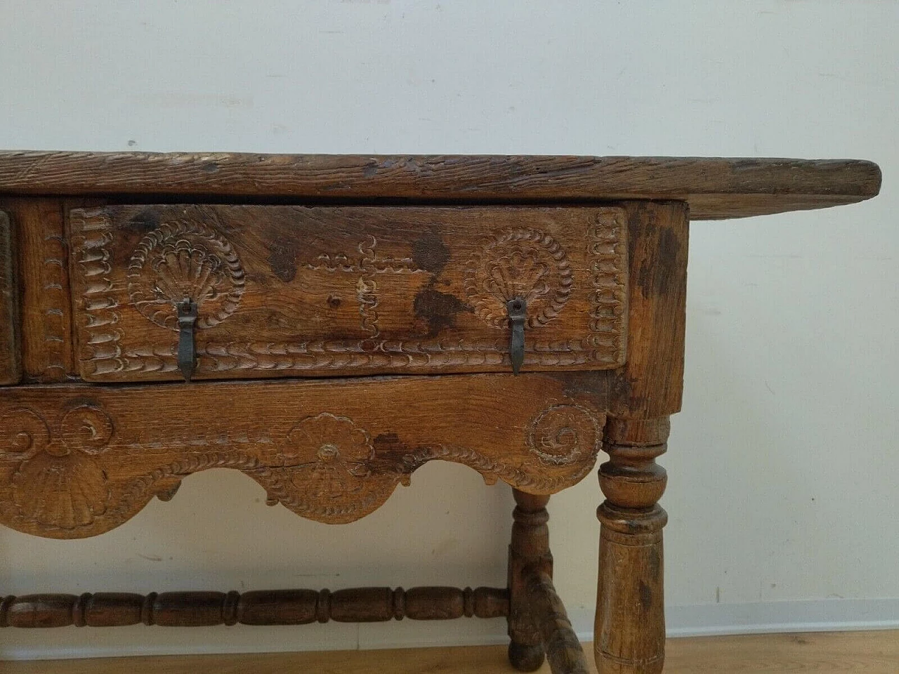 Oak spool table, 18th century 5