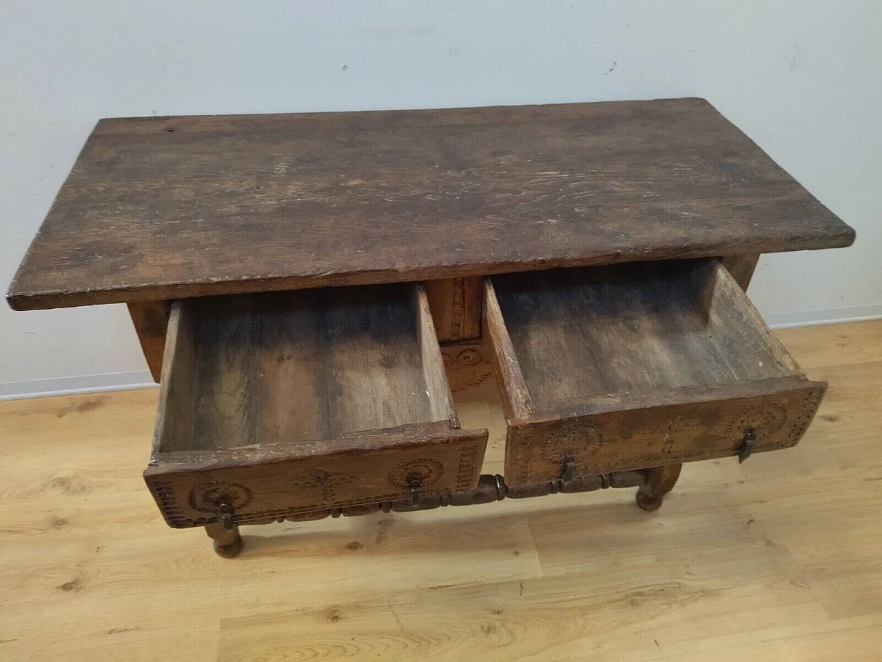 Oak spool table, 18th century 13