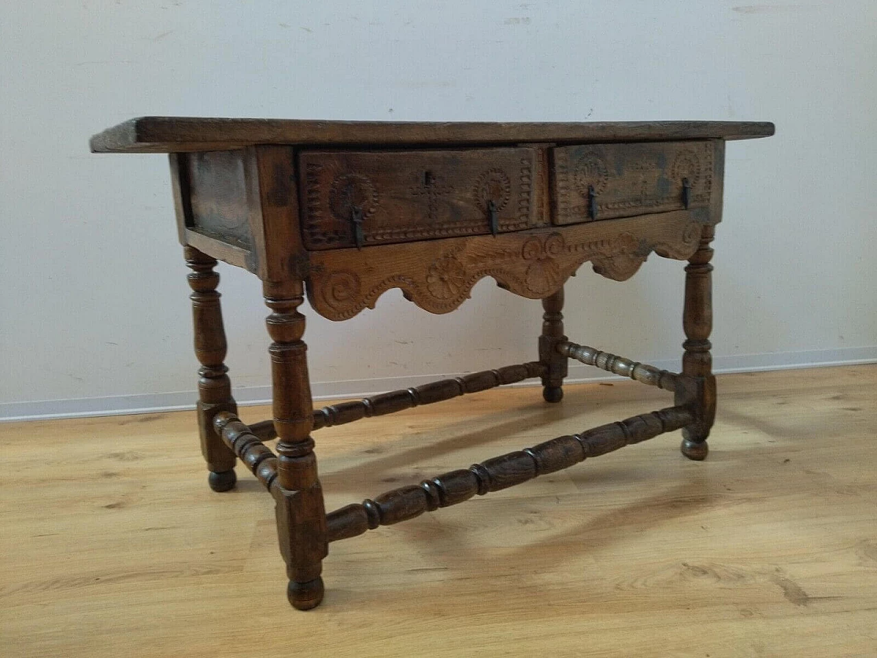 Oak spool table, 18th century 18