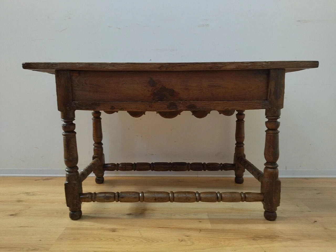 Oak spool table, 18th century 23