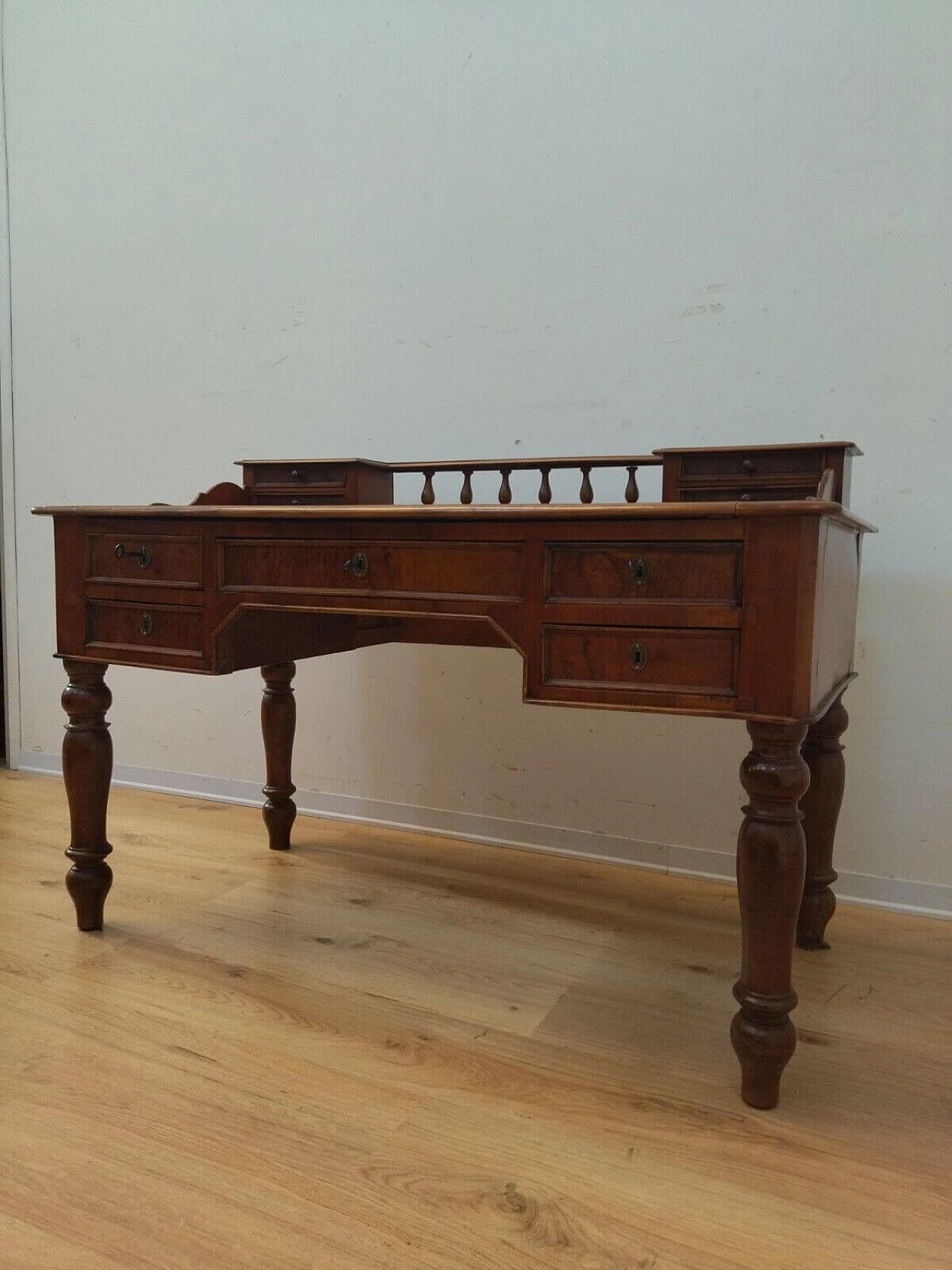 Umbertina walnut writing desk, late 19th century 1
