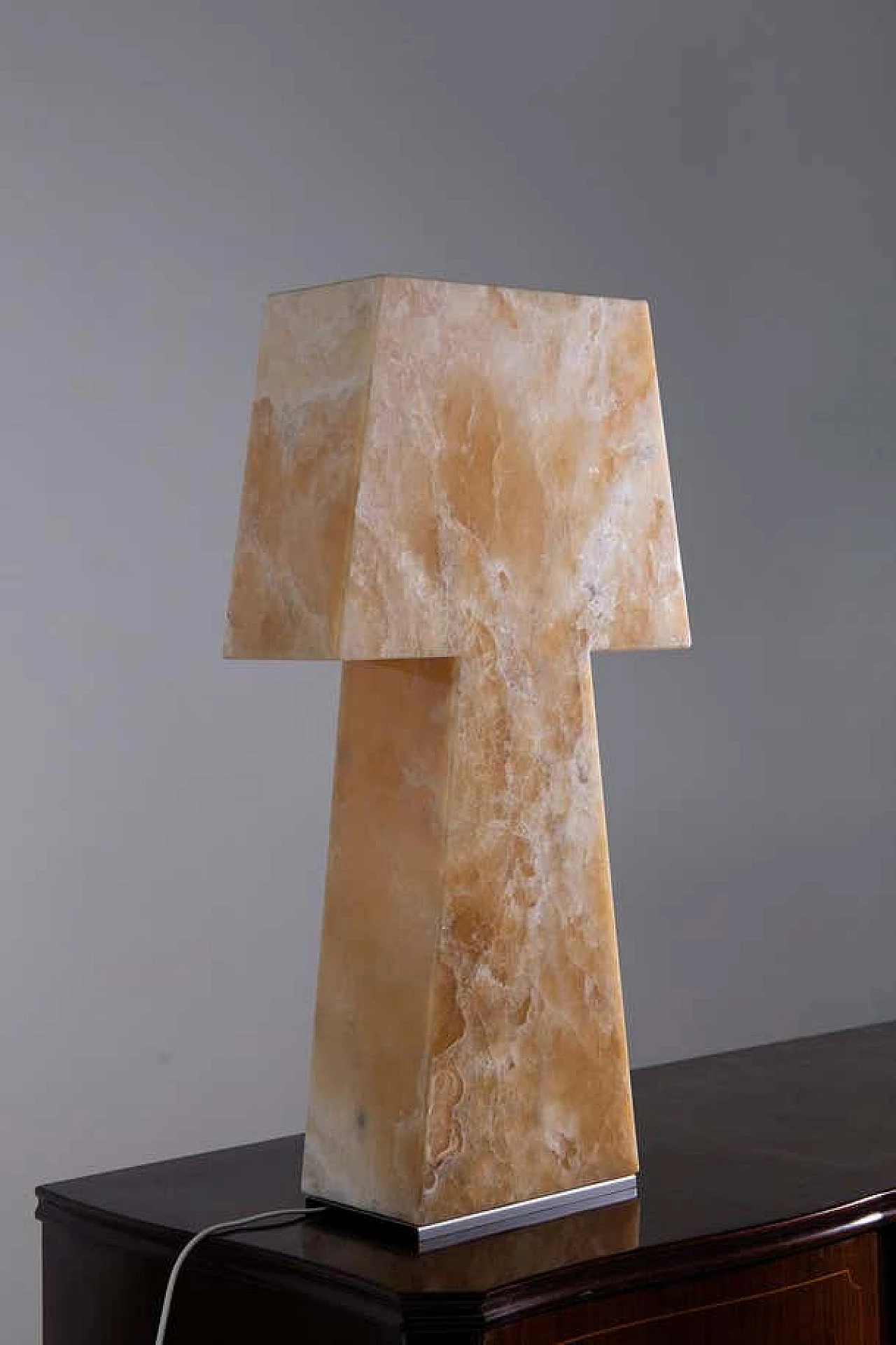 Carved alabaster table lamp 2