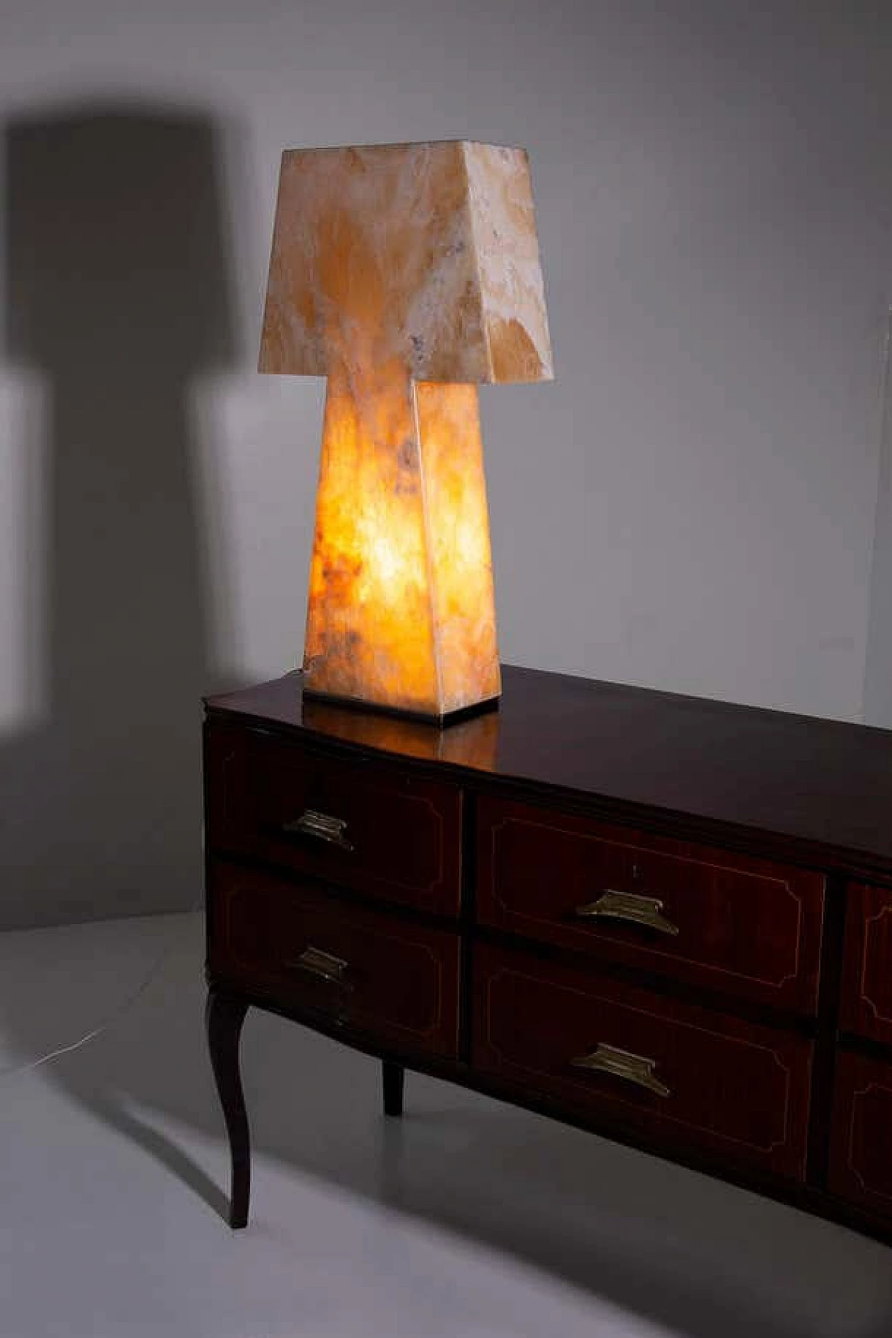 Carved alabaster table lamp 4