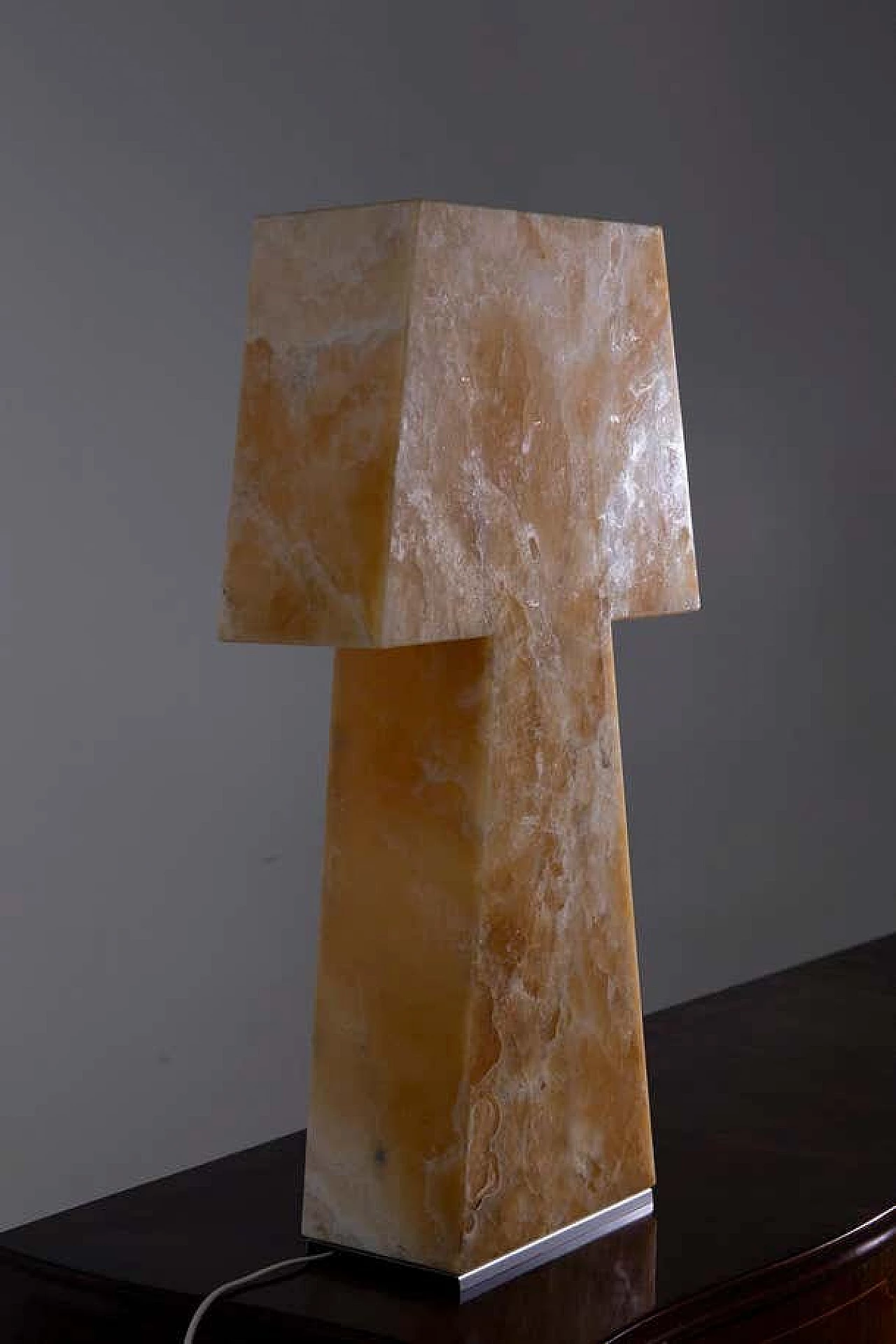 Carved alabaster table lamp 5