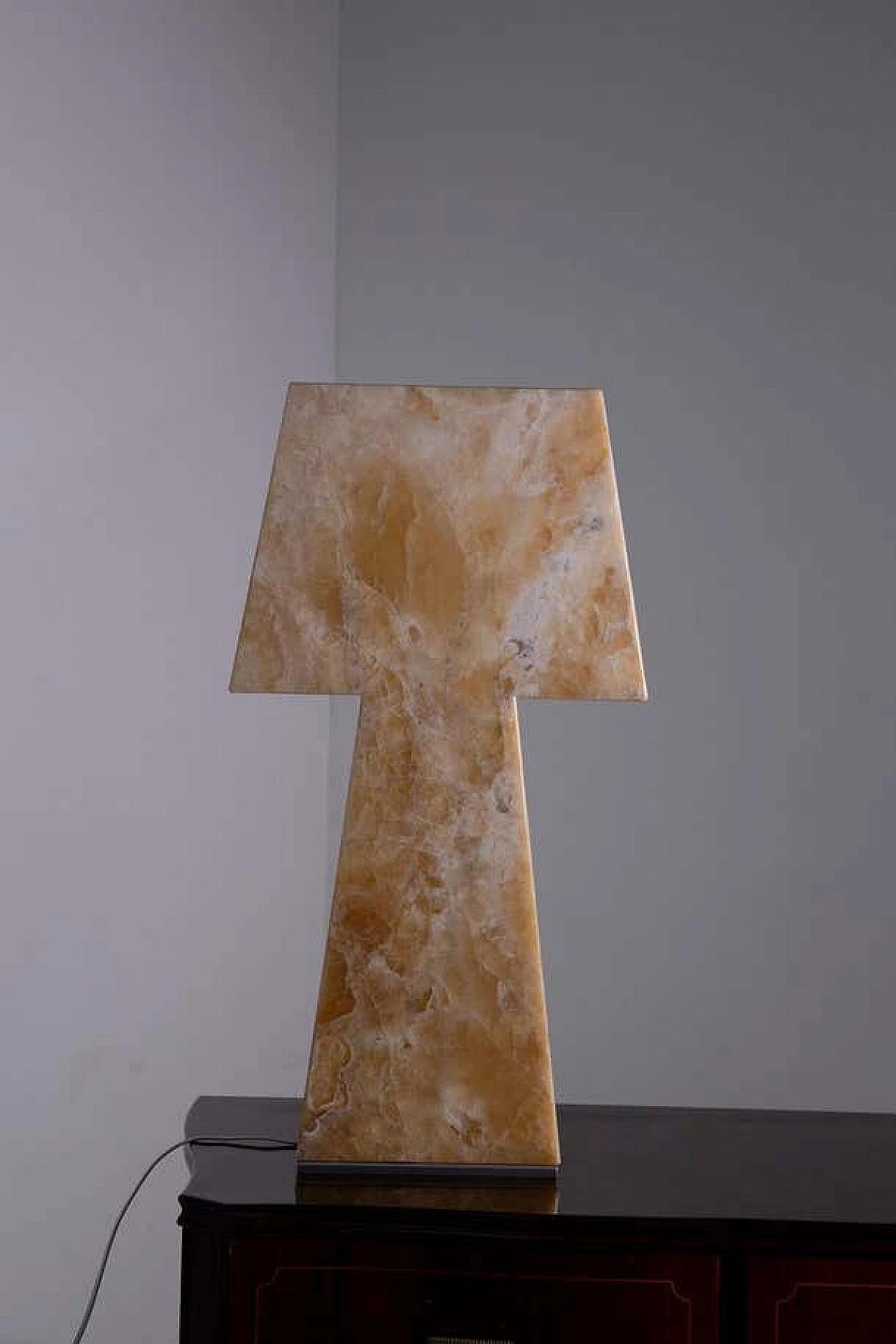 Carved alabaster table lamp 6