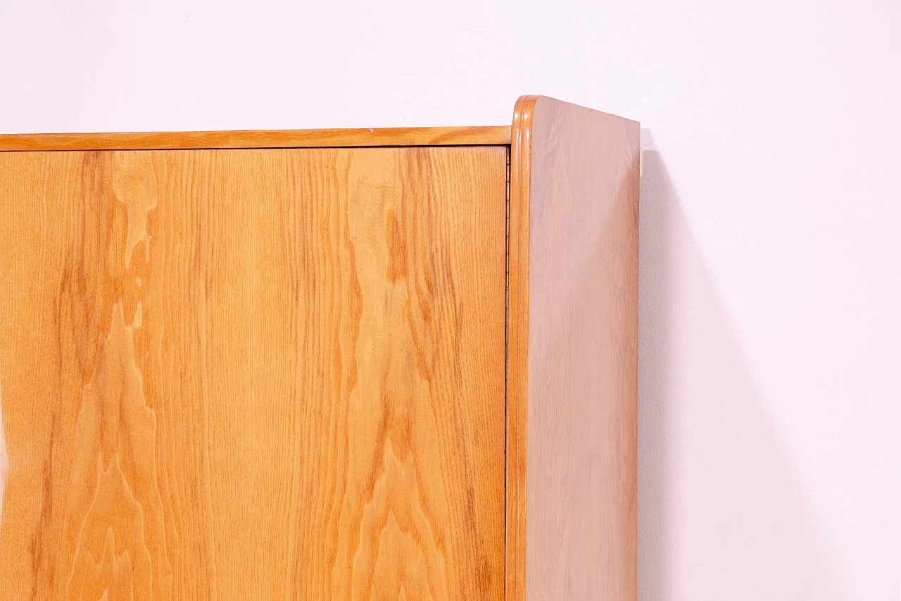 Armadio in faggio di F. Jirák per Tatra Nábytok, anni '60 9