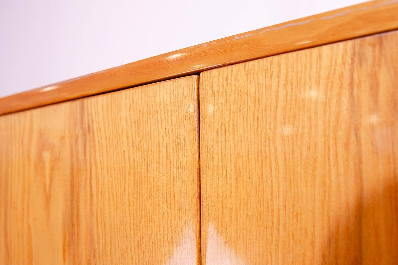 Armadio in faggio di F. Jirák per Tatra Nábytok, anni '60 11