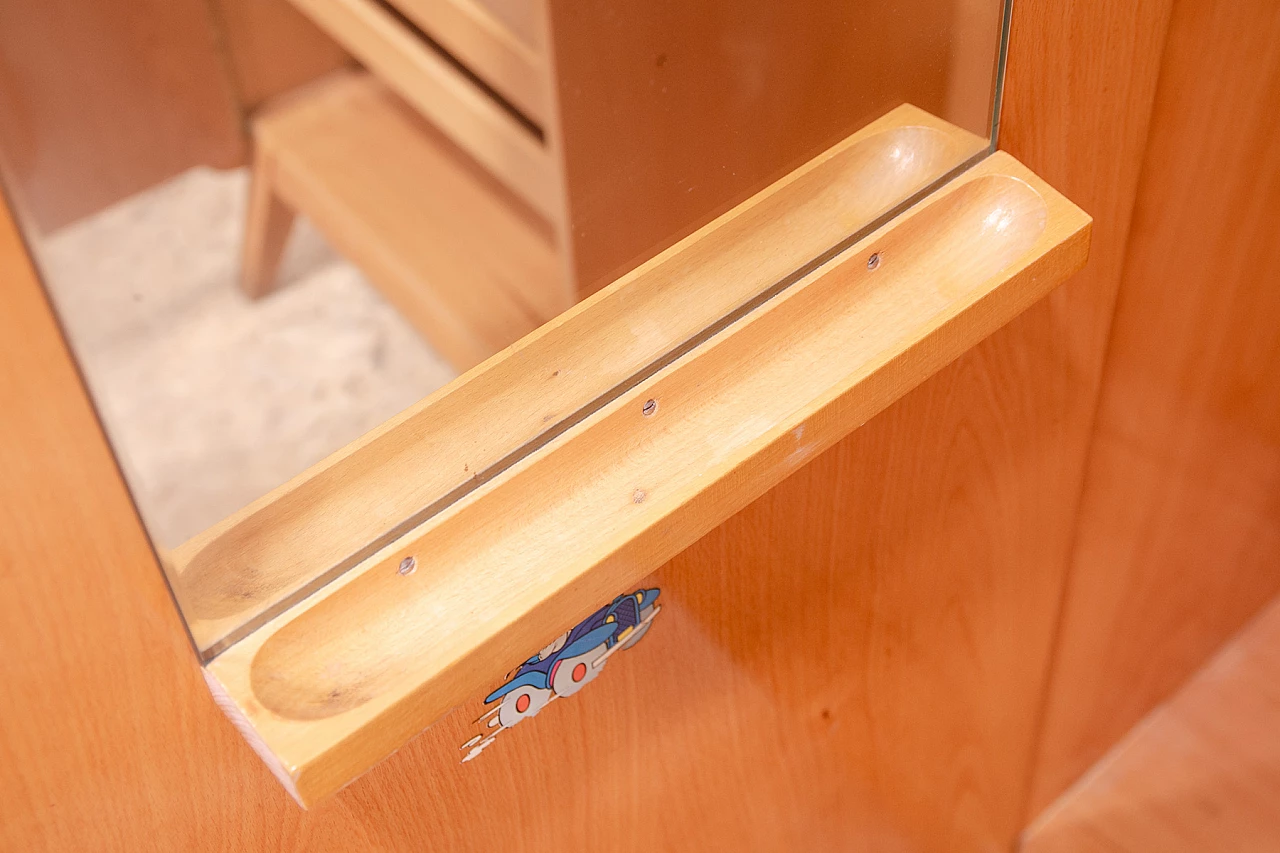 Armadio in faggio di F. Jirák per Tatra Nábytok, anni '60 15