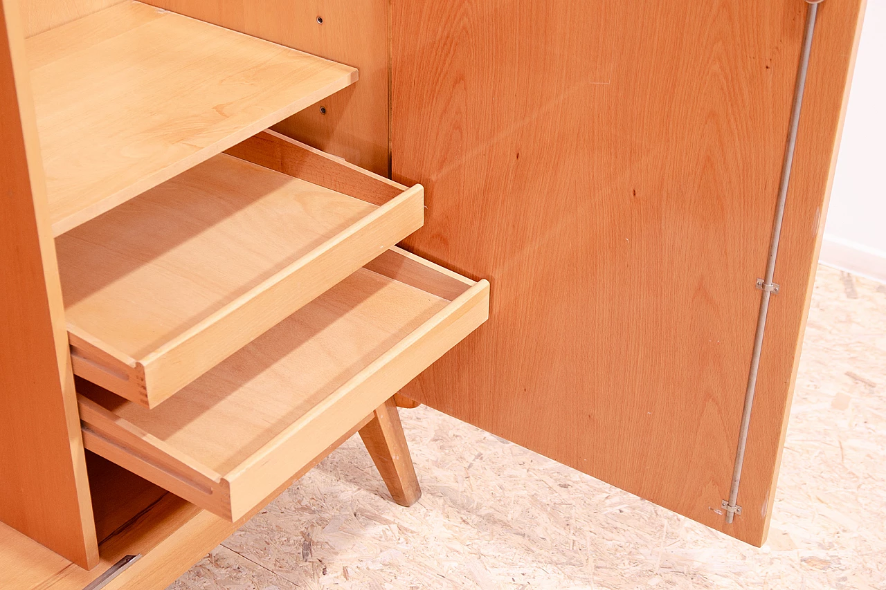 Armadio in faggio di F. Jirák per Tatra Nábytok, anni '60 18