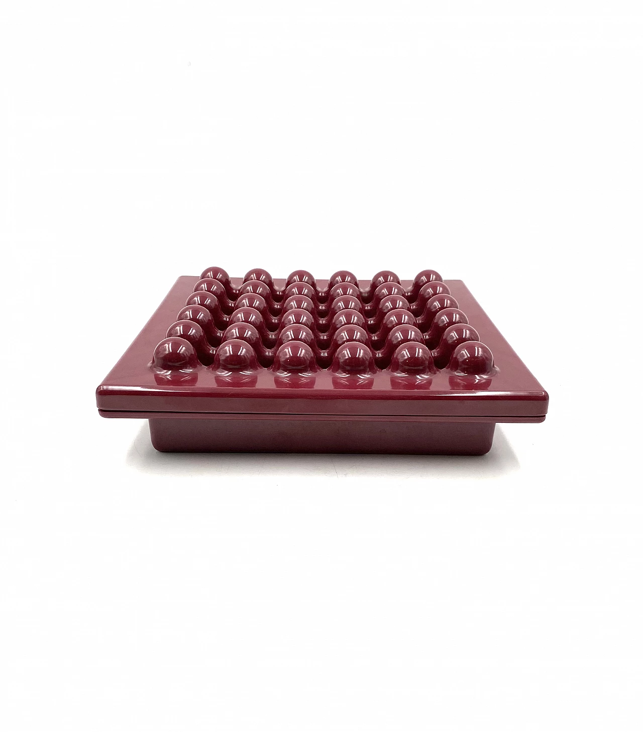 Wine red ashtray in melamine by Ettore Sottsass for Olivetti Synthesis, 1971 4