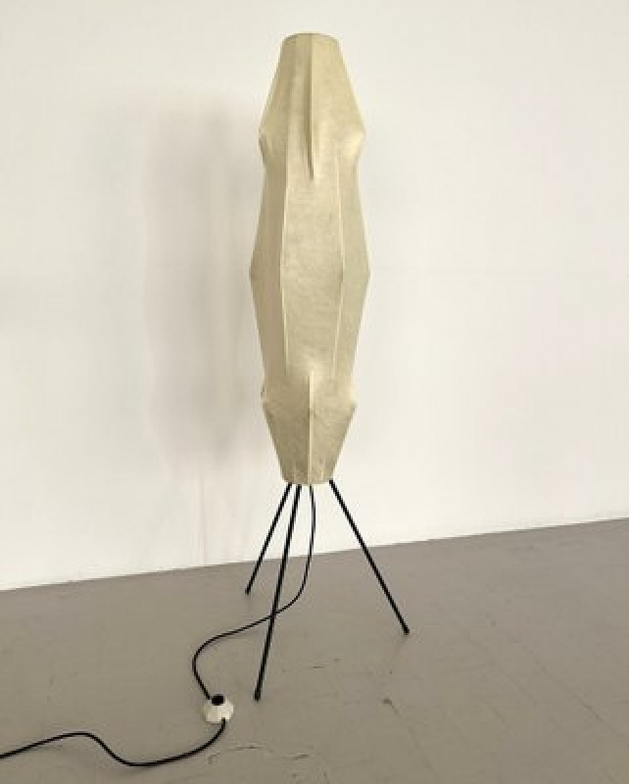 Cocoon floor lamp with metal base, 1960s 1