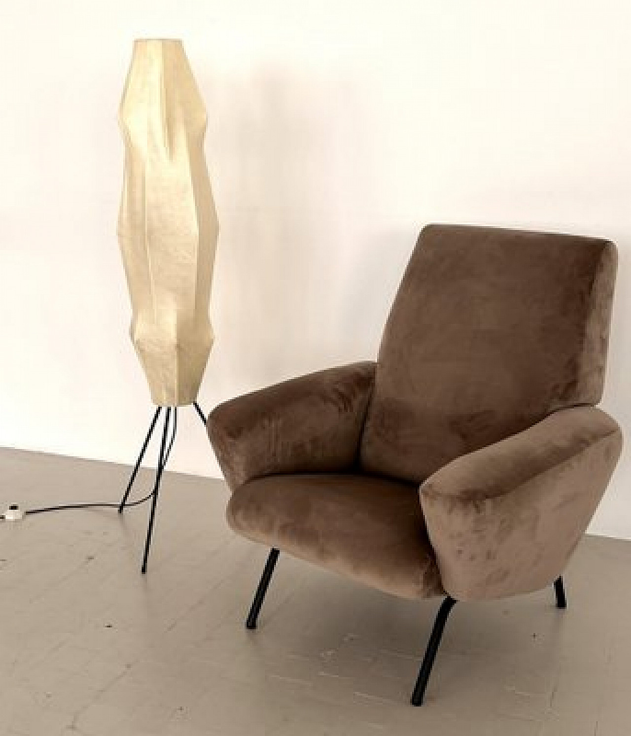 Cocoon floor lamp with metal base, 1960s 2