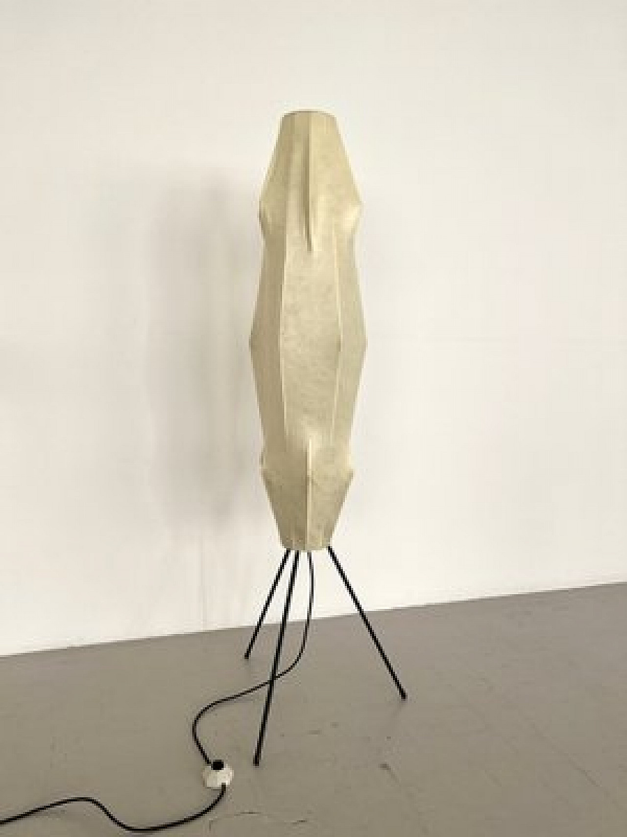 Cocoon floor lamp with metal base, 1960s 3