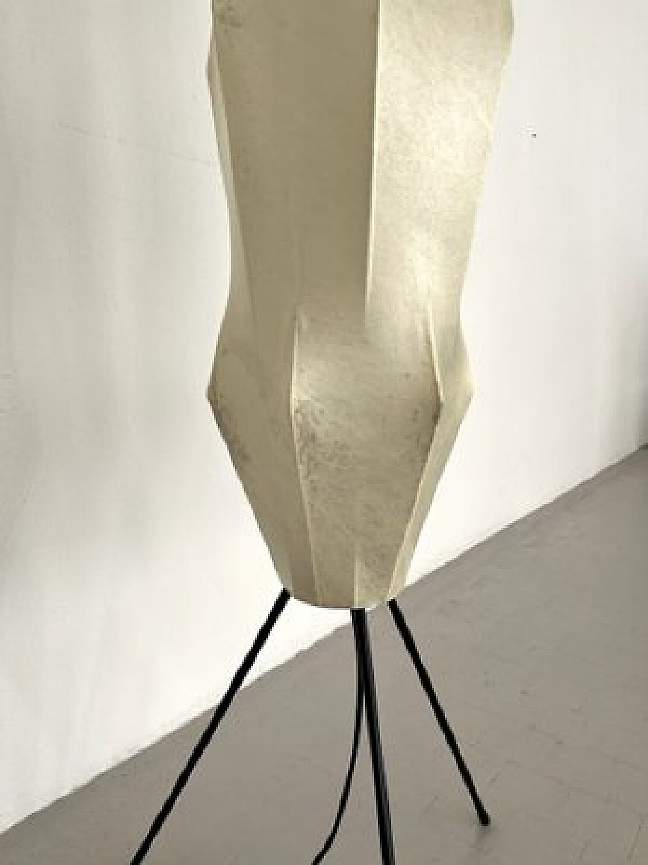Cocoon floor lamp with metal base, 1960s 11