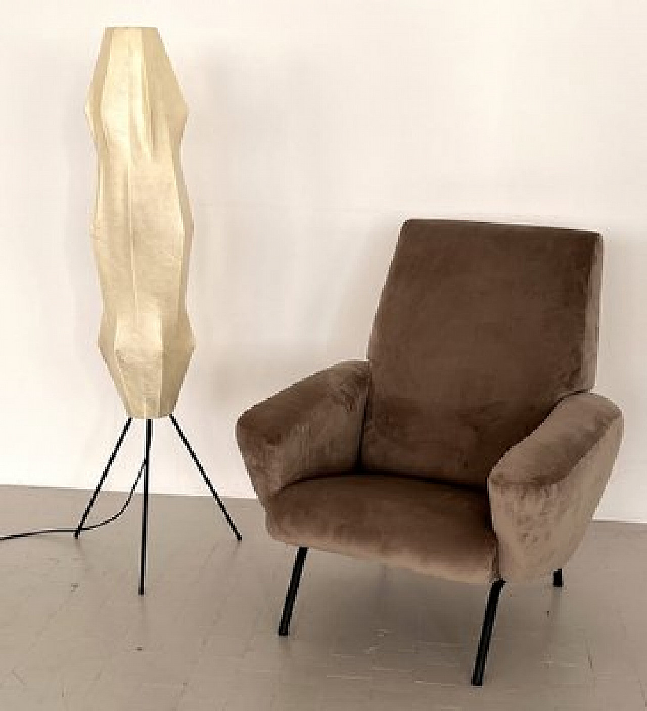 Cocoon floor lamp with metal base, 1960s 14