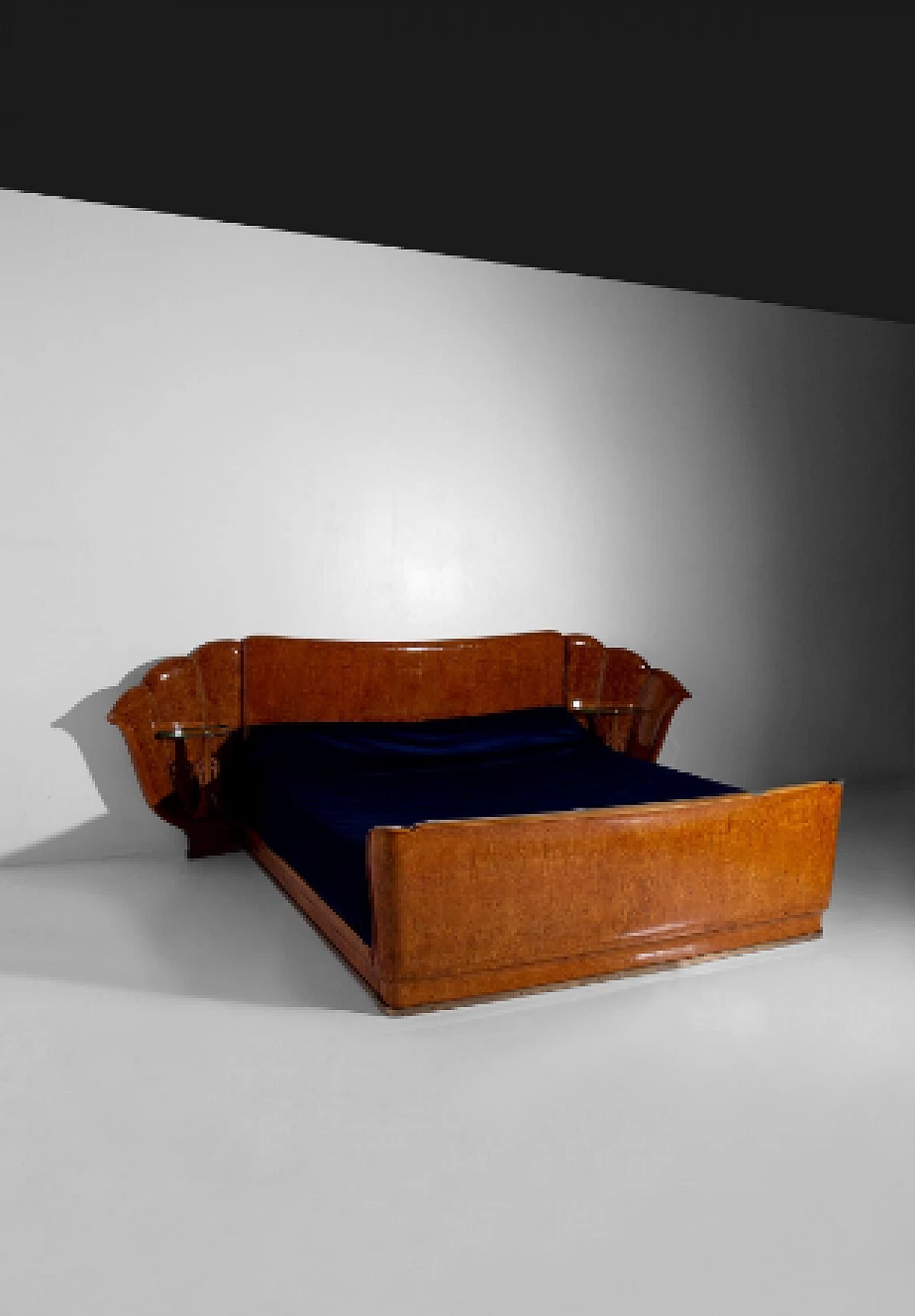 Letto Art Déco in radica di betulla e ottone con comodini in vetro di Valzania, anni '50 2