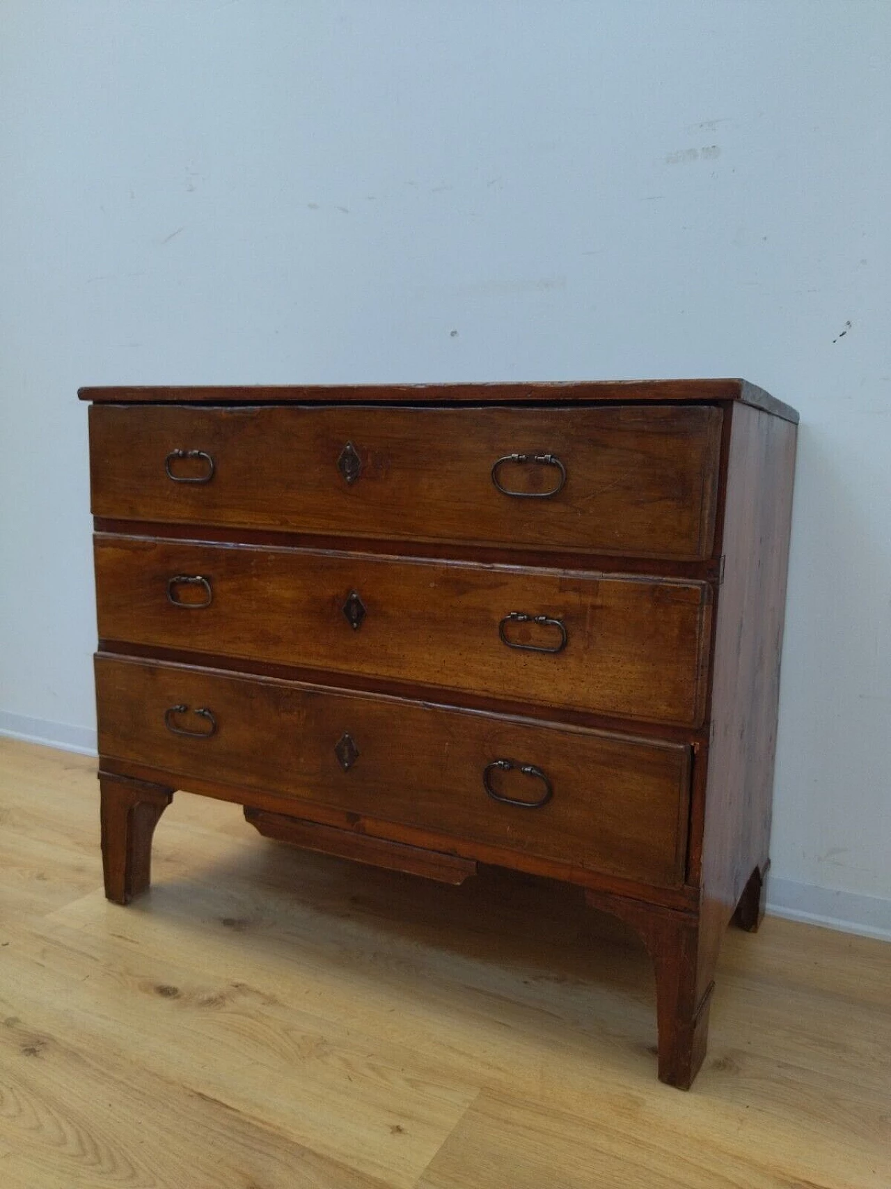 Walnut and fir chest of drawers, mid-19th century 2