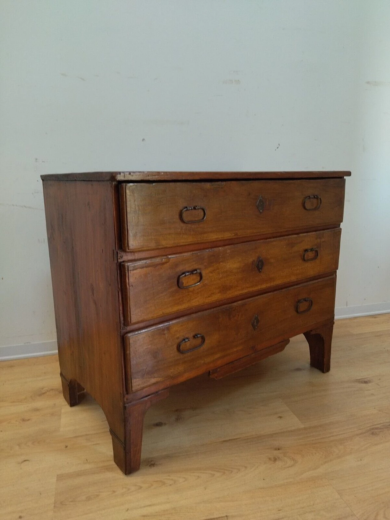 Walnut and fir chest of drawers, mid-19th century 8