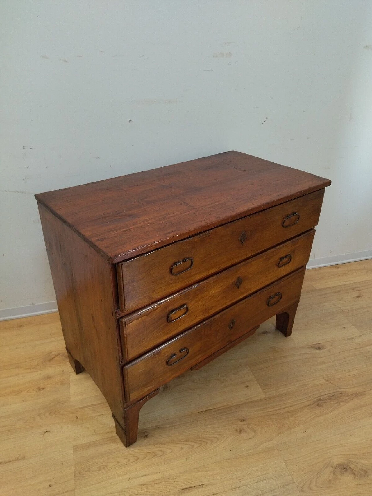 Walnut and fir chest of drawers, mid-19th century 9