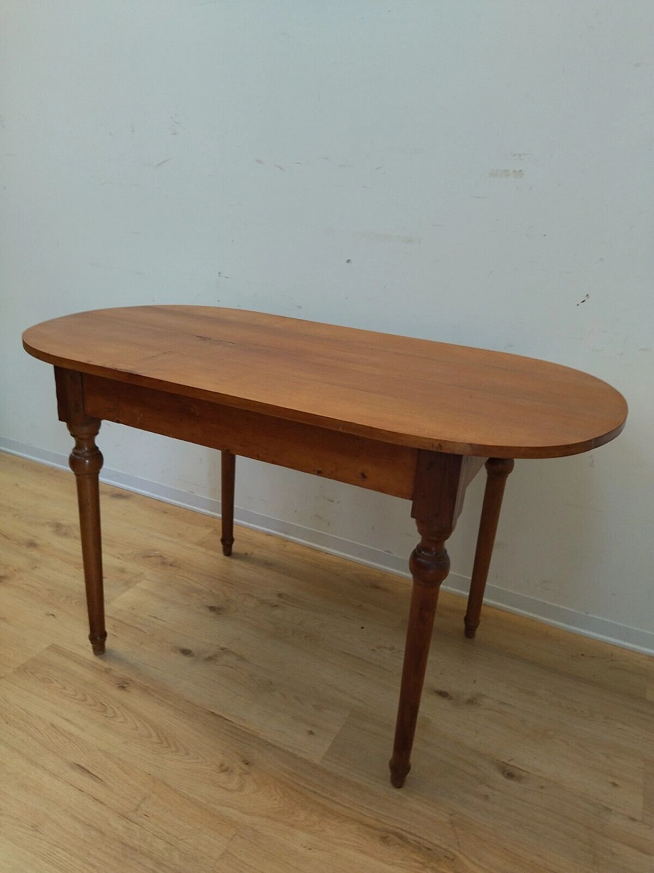Walnut and beech table with oval top, late 19th century 4