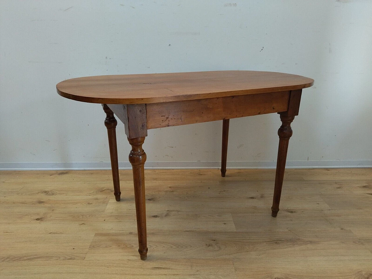 Walnut and beech table with oval top, late 19th century 6