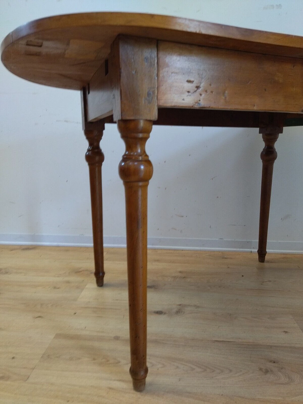 Tavolo in noce e faggio con piano ovale, fine '800 7