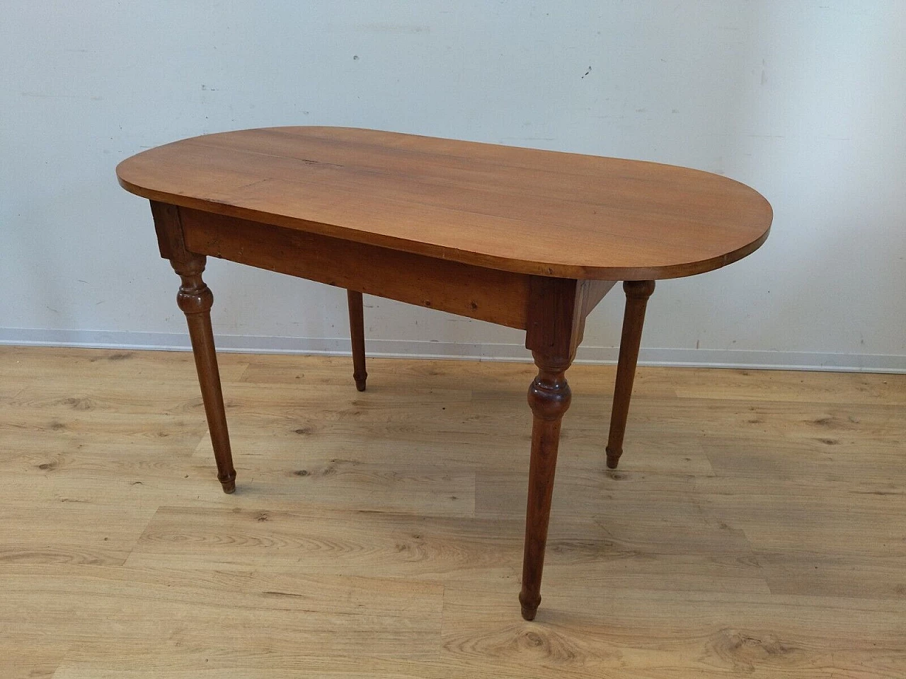 Walnut and beech table with oval top, late 19th century 8