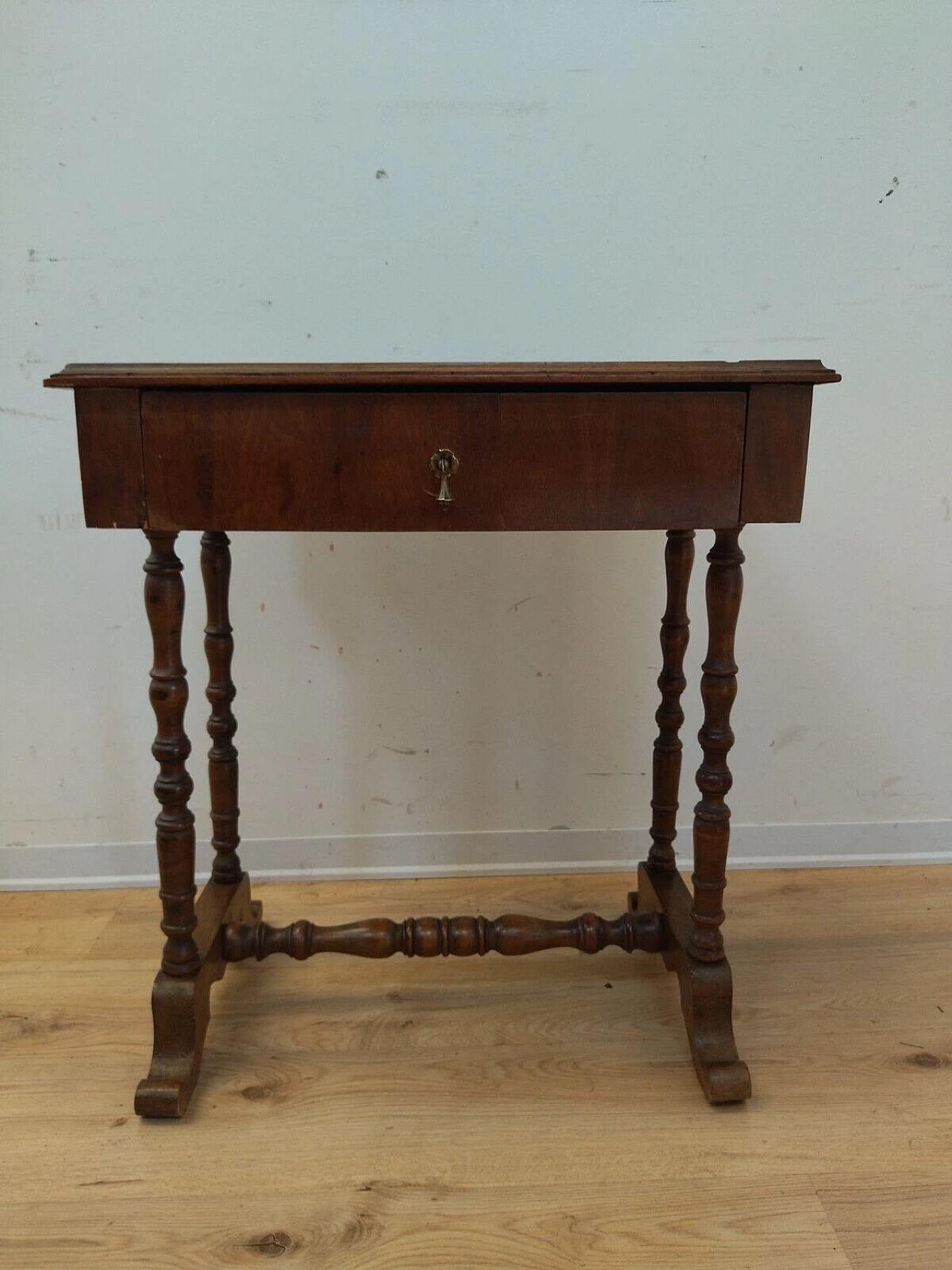 Walnut work side table with drawer, early 20th century 12