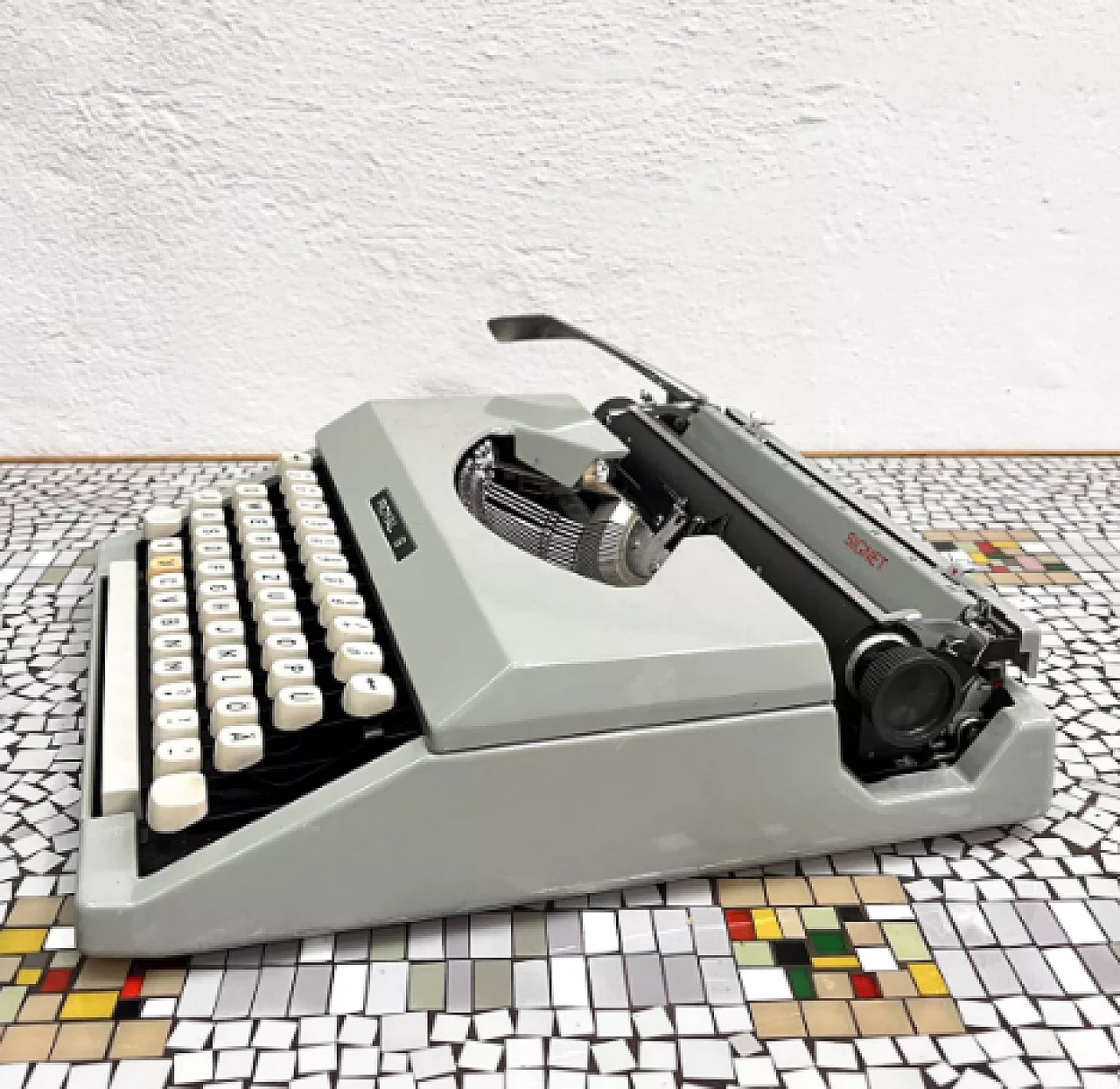 Japanese Royal Signet typewriter with case, 1970s 6