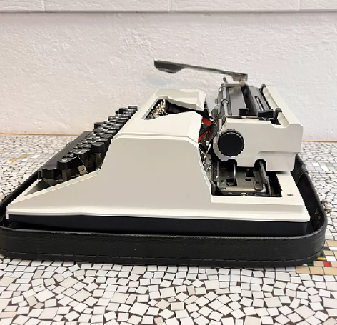 Macchina da scrivere Erika 105 di VEB Robotron Rechen-und-Schreibtechnik Dresden, 1976 7
