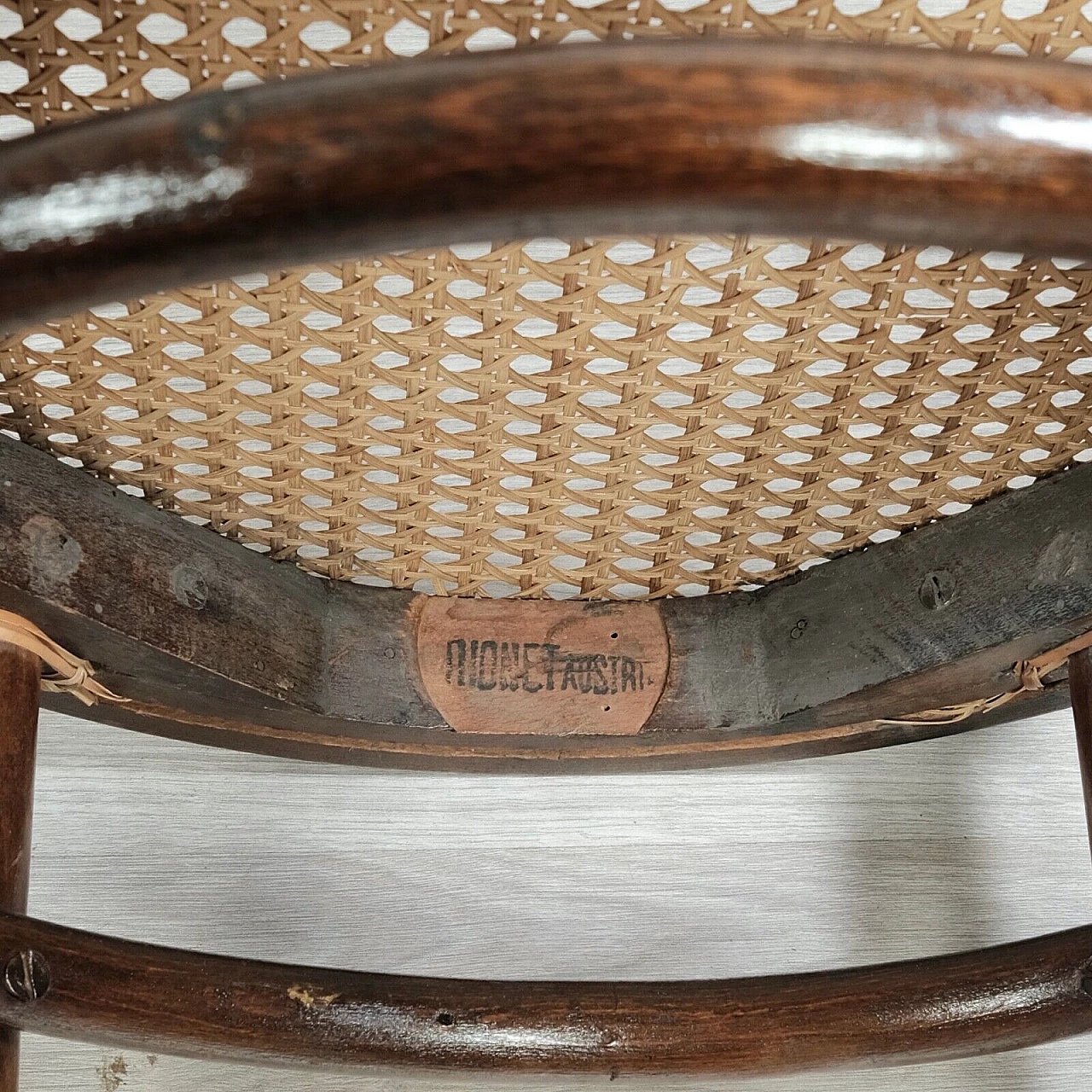 Coppia di sedie 18 in faggio curvato e paglia di Vienna di Thonet, fine '800 12