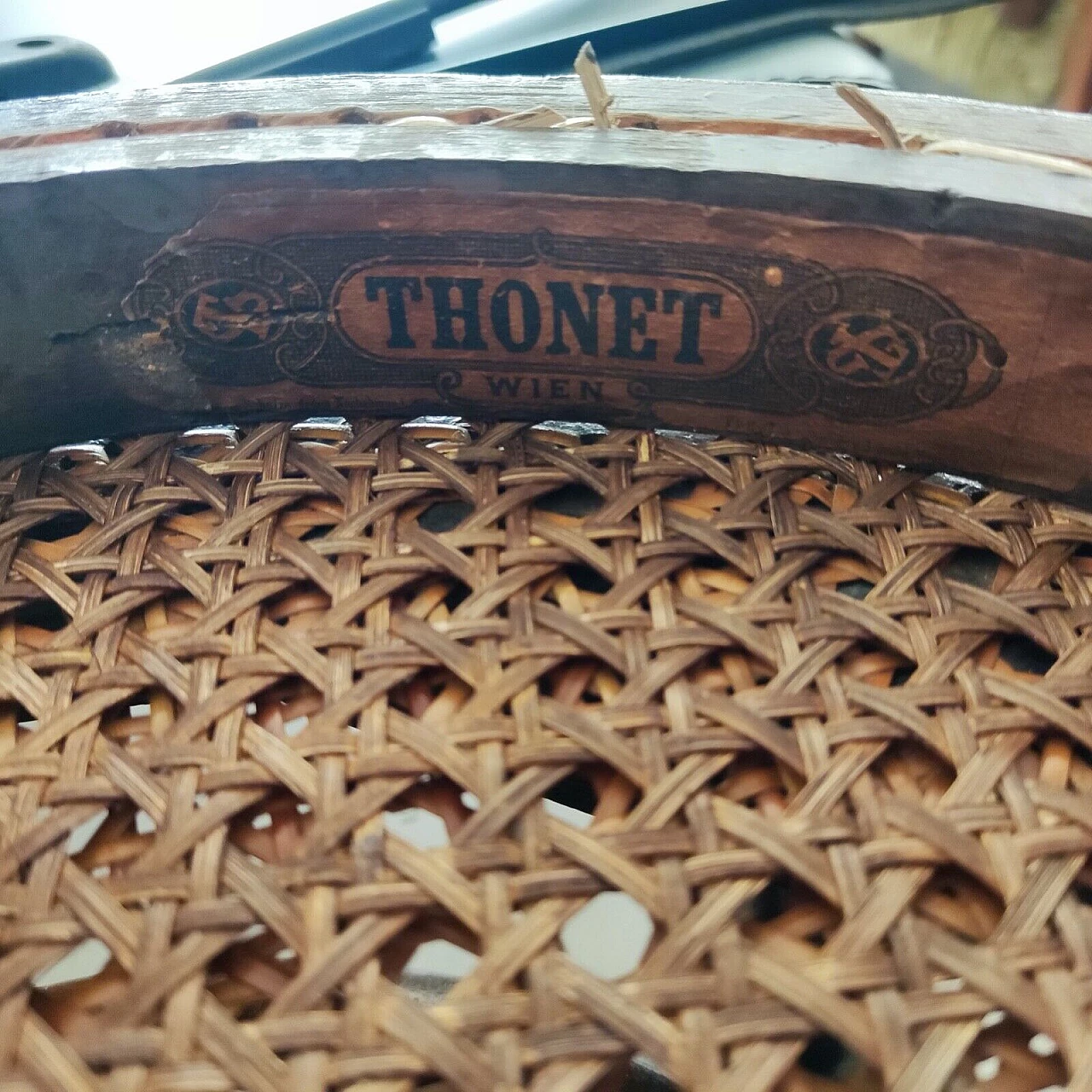 Coppia di sedie 18 in faggio curvato e paglia di Vienna di Thonet, fine '800 14