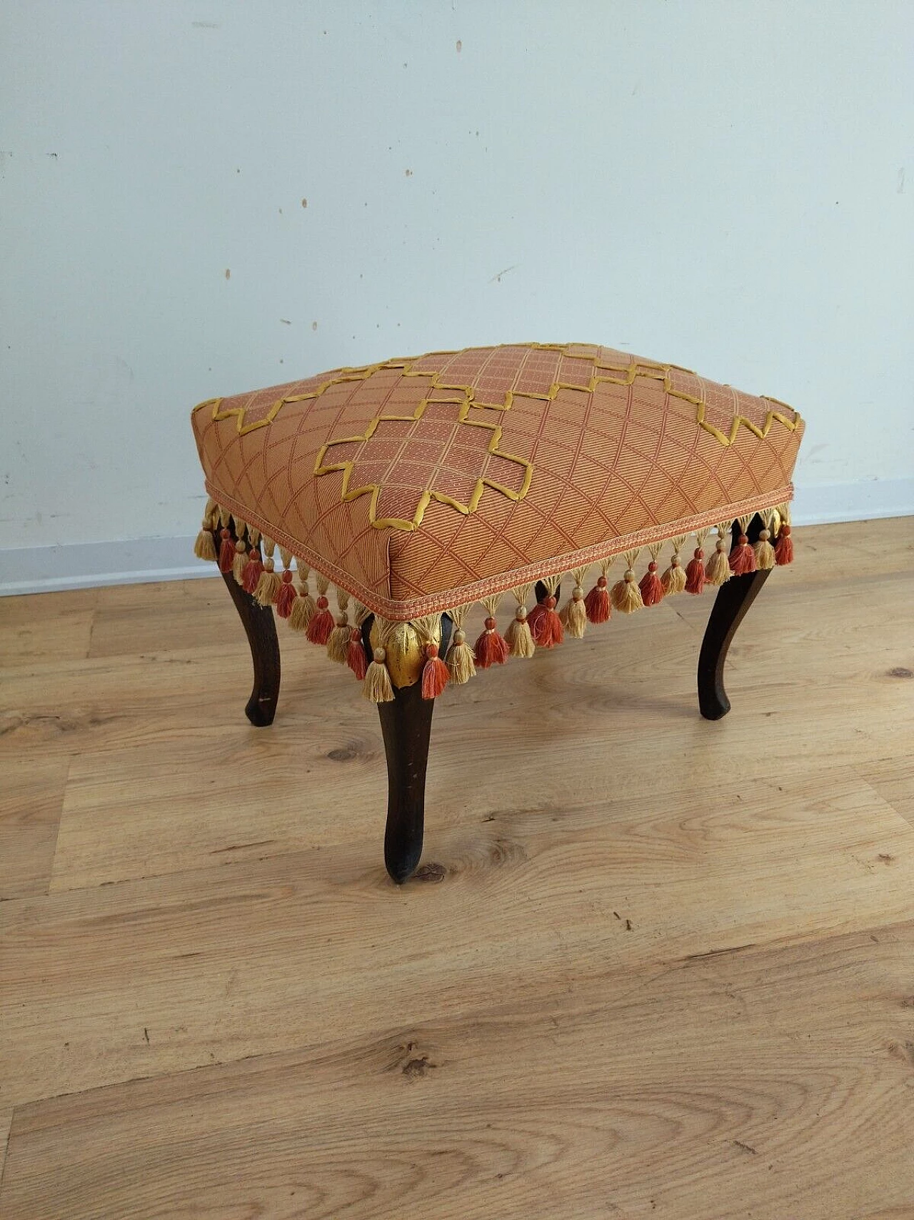 Sgabello stile Barocchetto in legno e tessuto rosa, inizio '900 6