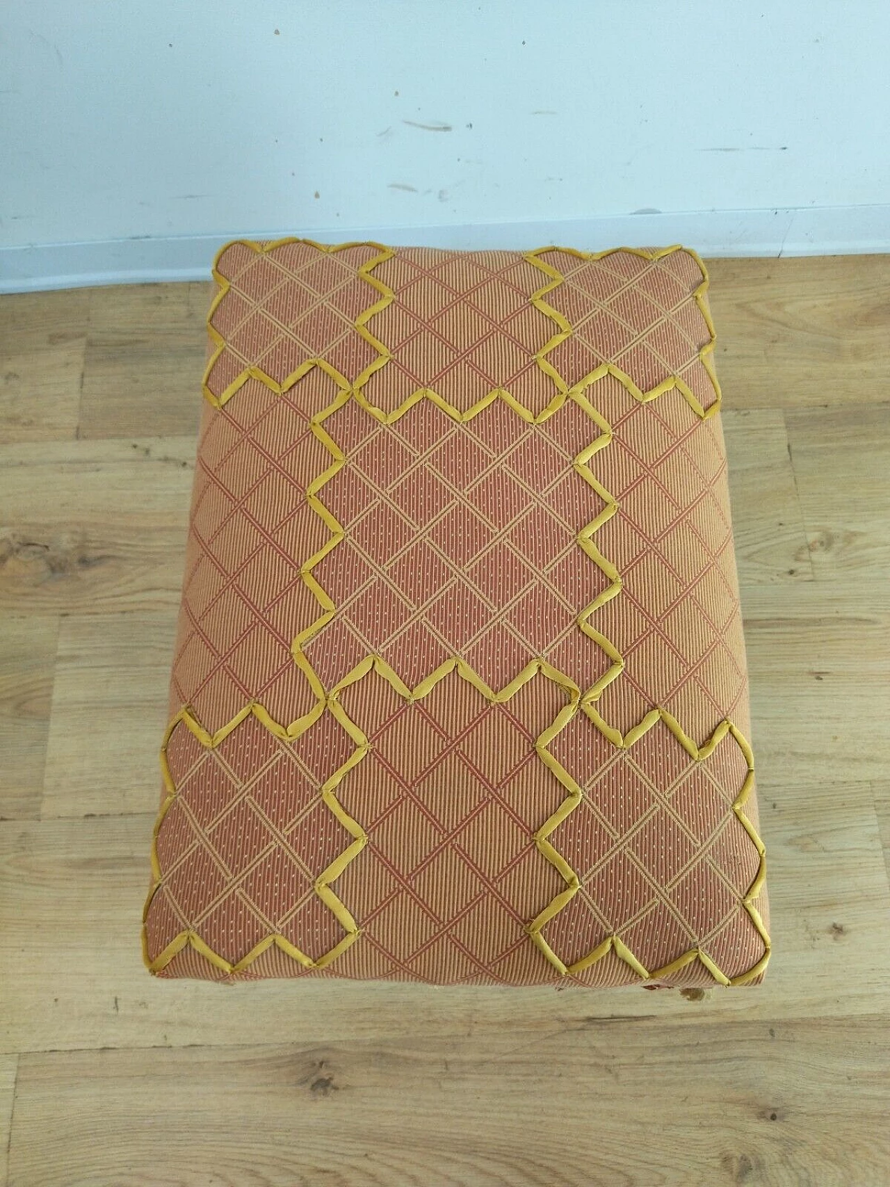 Sgabello stile Barocchetto in legno e tessuto rosa, inizio '900 9