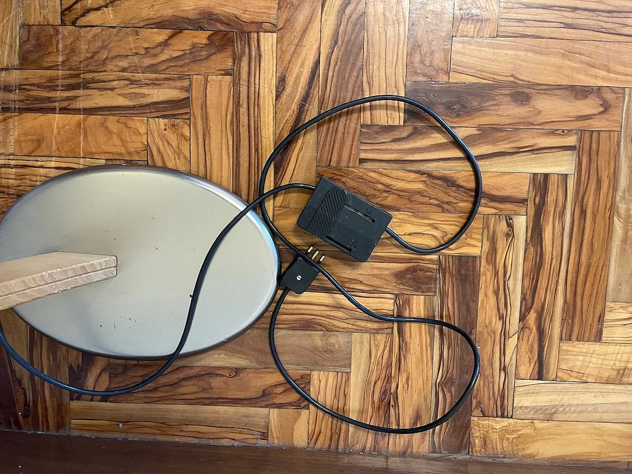 Curved oak floor lamp, 1980s 8