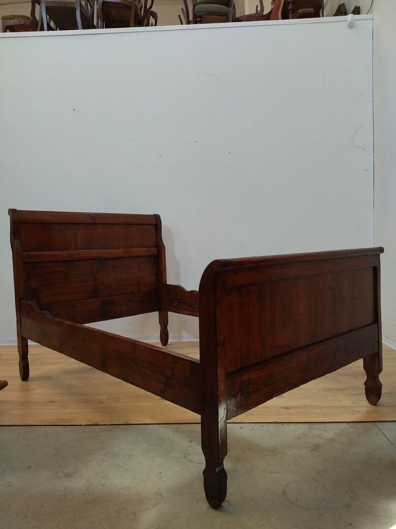 Letto Luigi Filippo in abete massello tinto noce, metà '800 3