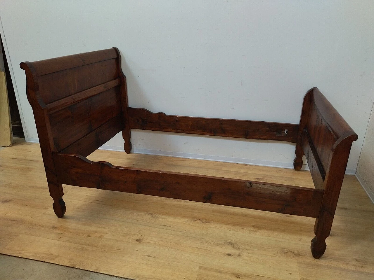 Louis Philippe walnut-stained solid spruce bed, mid-19th century 8