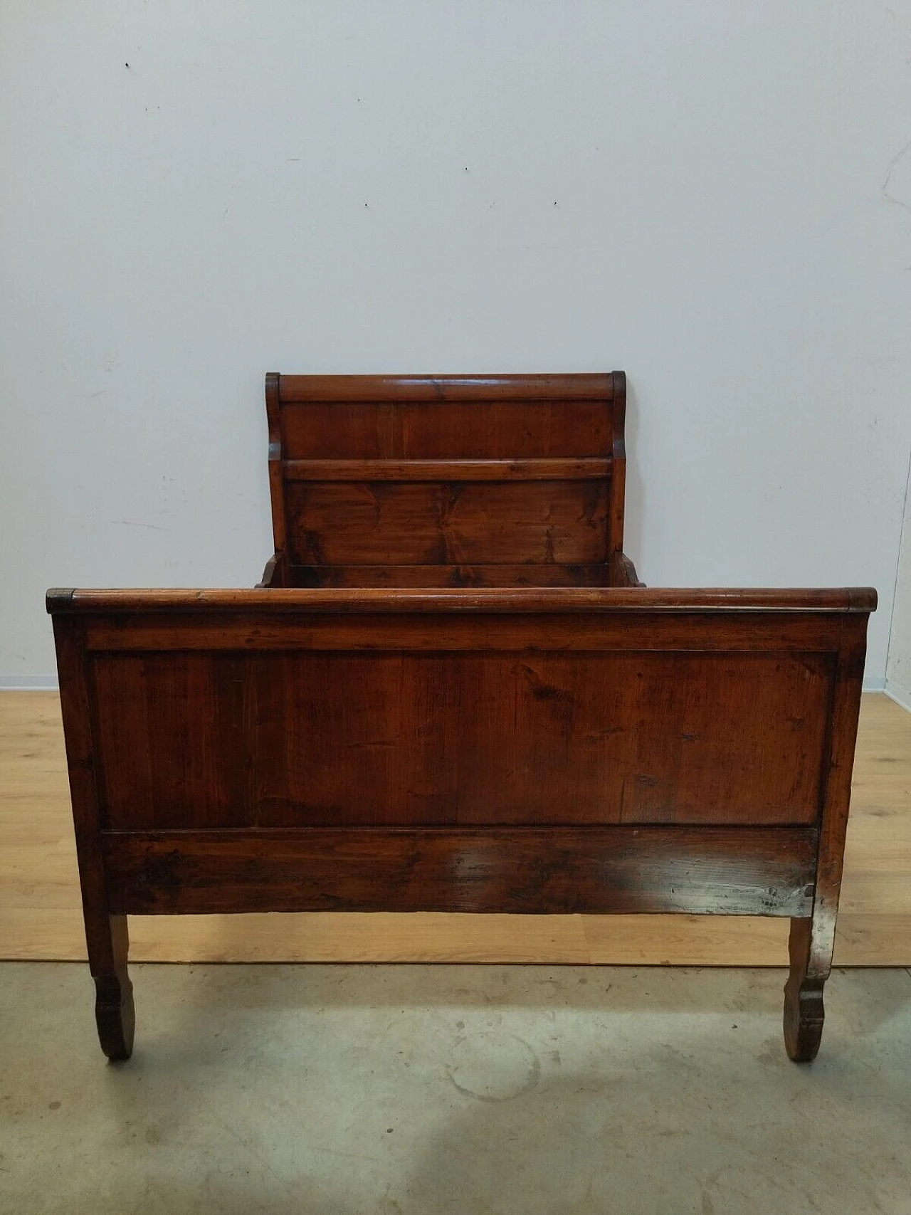Letto Luigi Filippo in abete massello tinto noce, metà '800 19