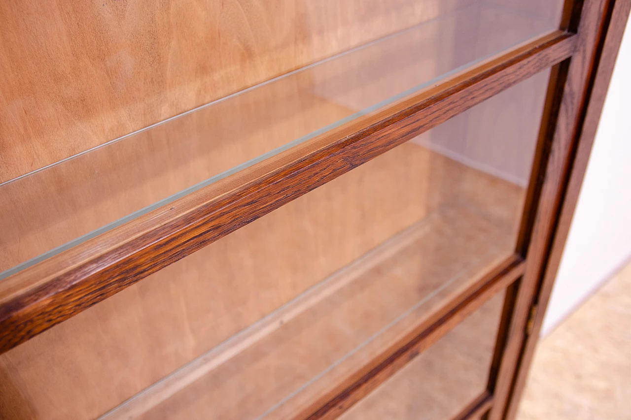 Czechoslovakian Functionalist oak display cabinet, 1930s 11