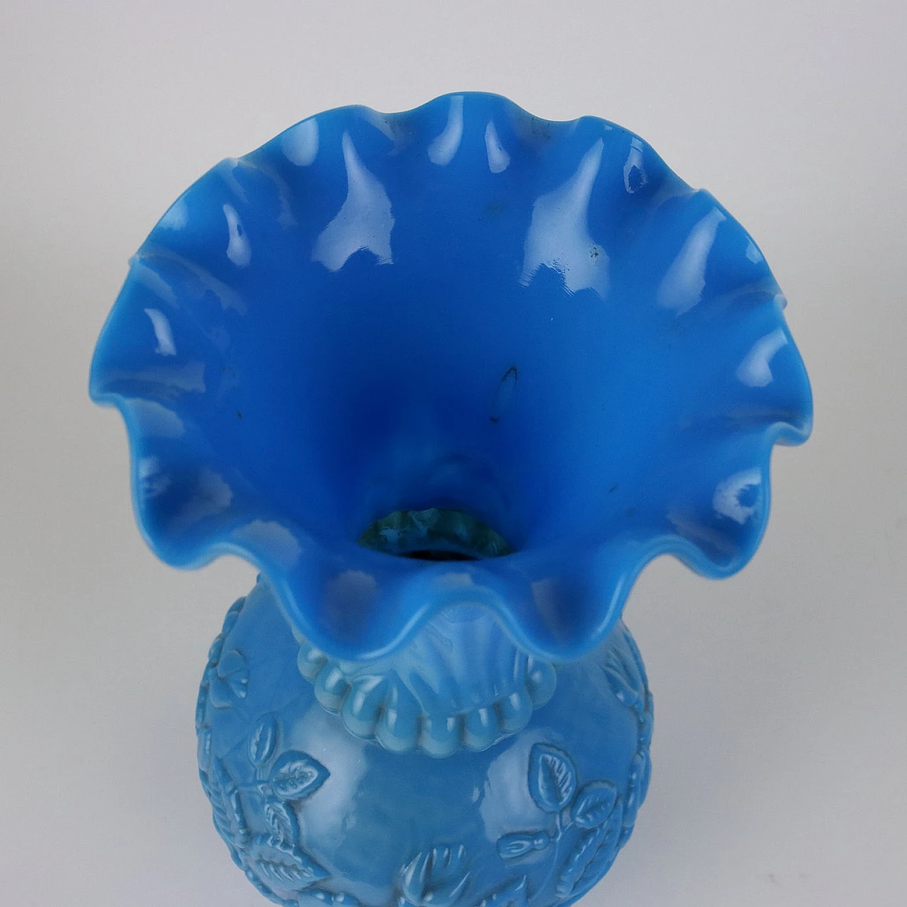 Coppia di vasi in vetro lattimo azzurro, fine '800 5