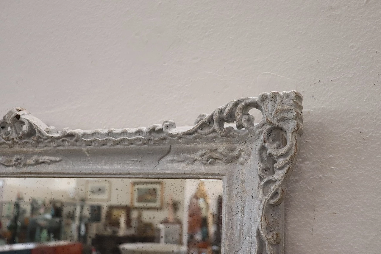 Specchio da parete con cornice in legno laccato argentato, anni '80 3