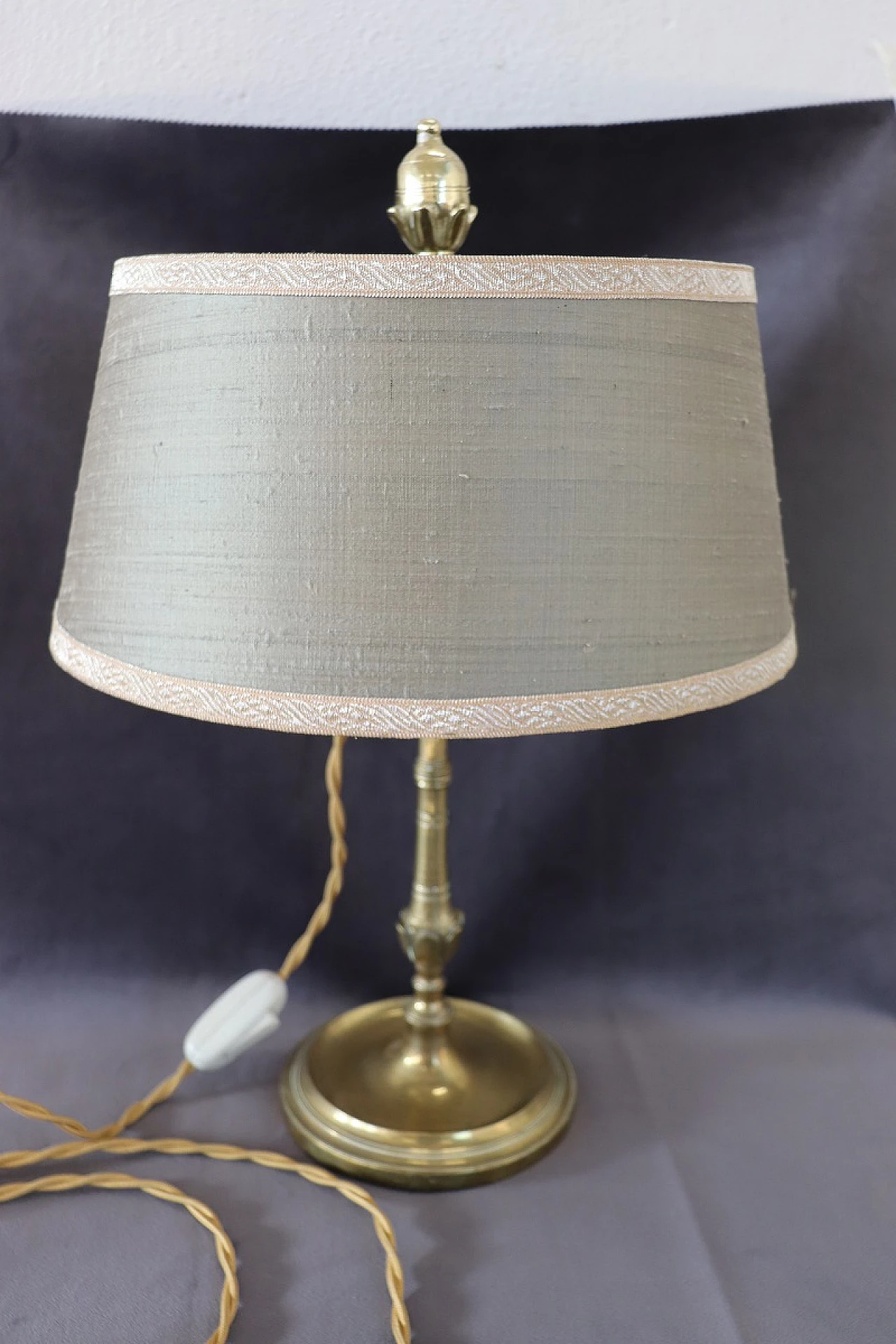 Table lamp in brass with green fabric lampshade, 1980s 3