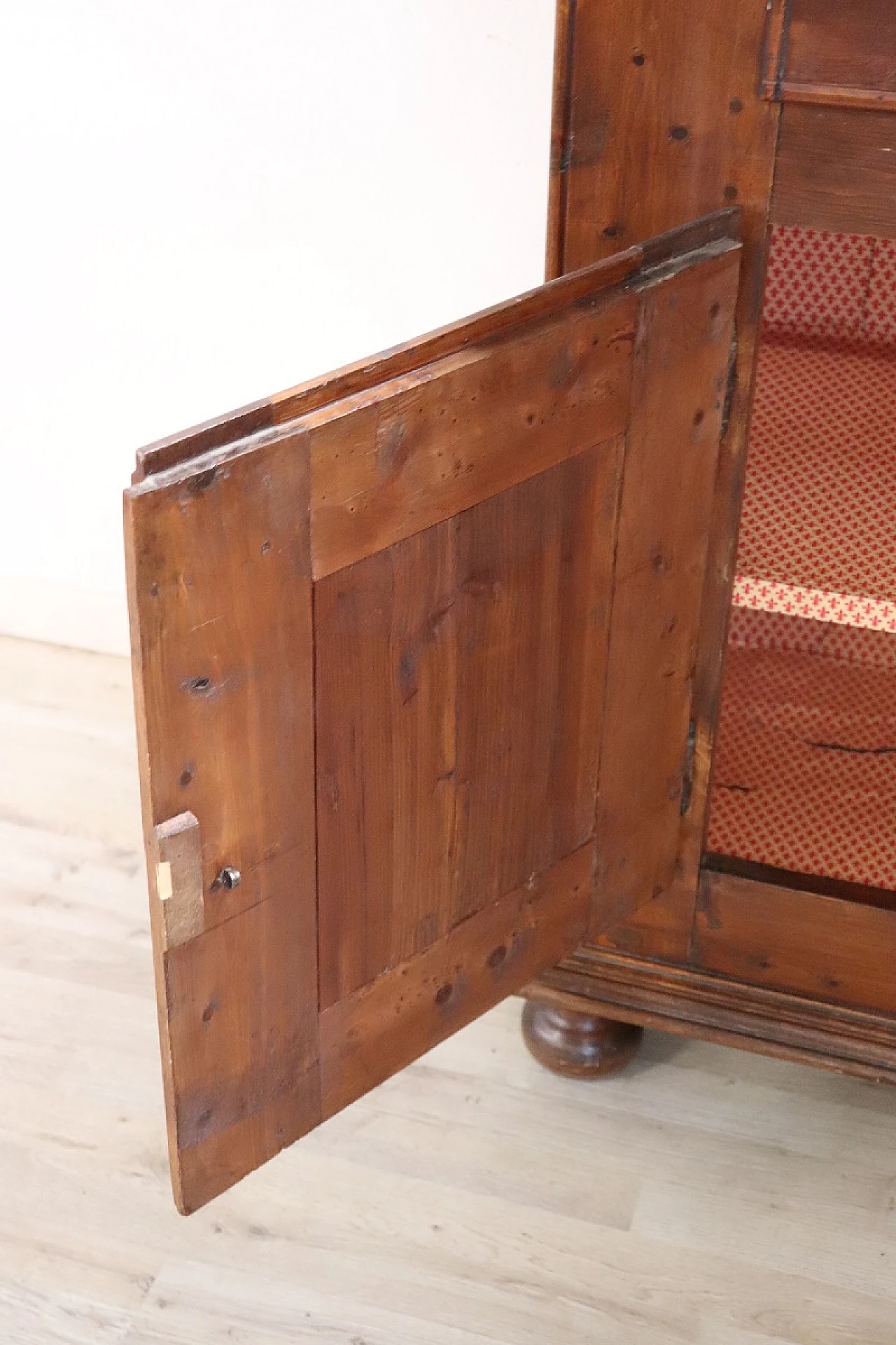 Cabinet in solid fir wood, late 18th century 10