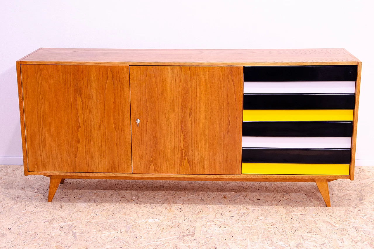 Credenza U-460 di Jiří Jiroutek per Interiér Praha, anni '60 2