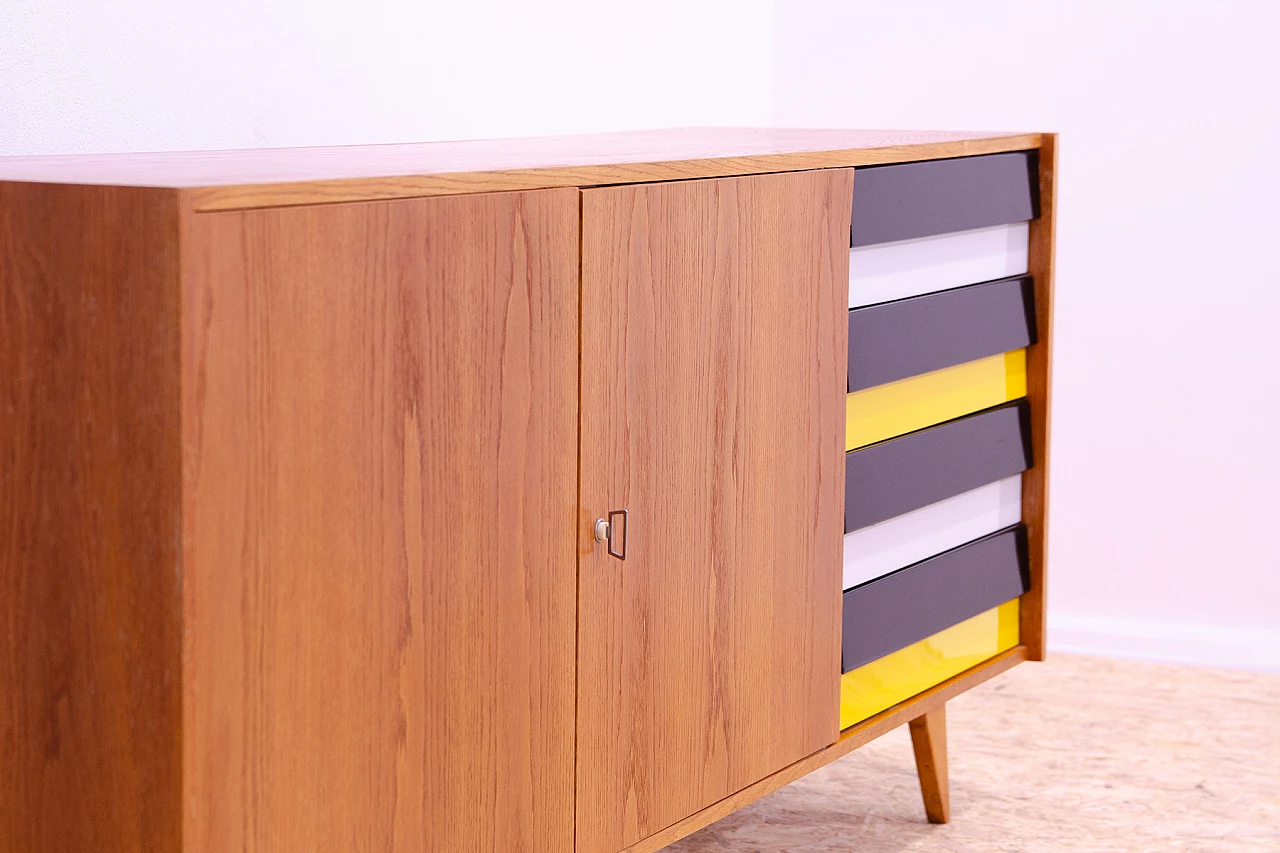 Credenza U-460 di Jiří Jiroutek per Interiér Praha, anni '60 6