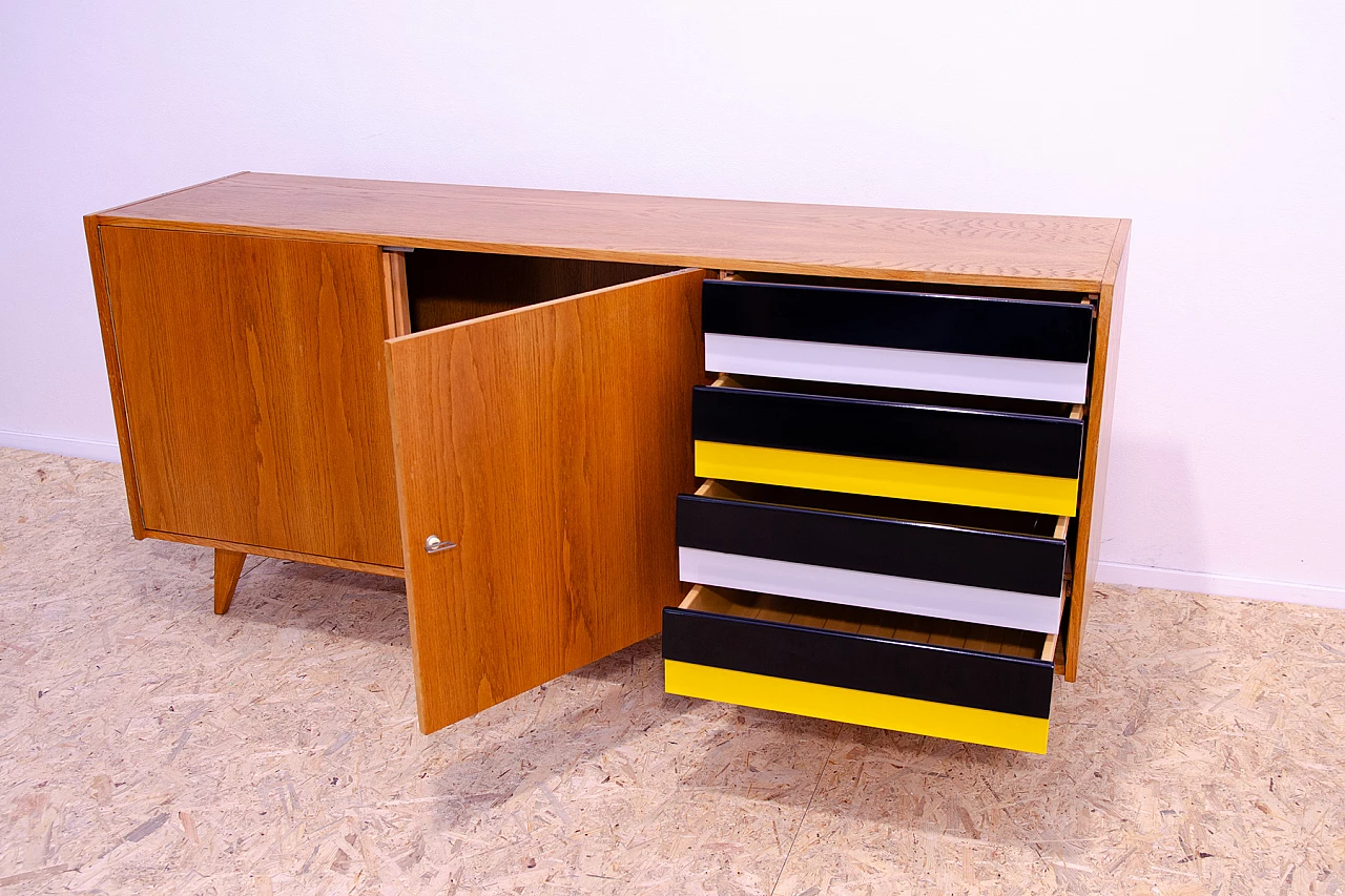 Credenza U-460 di Jiří Jiroutek per Interiér Praha, anni '60 18