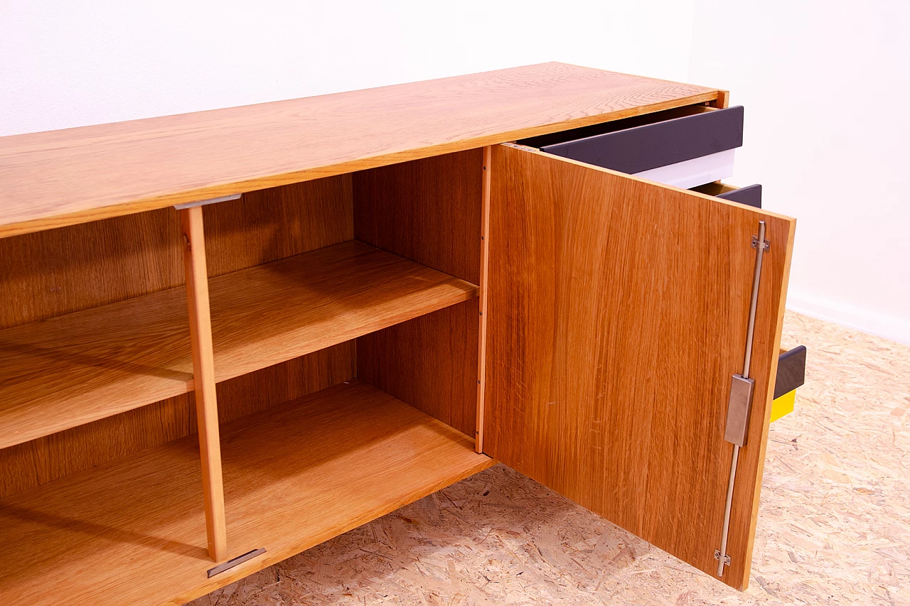 Credenza U-460 di Jiří Jiroutek per Interiér Praha, anni '60 20